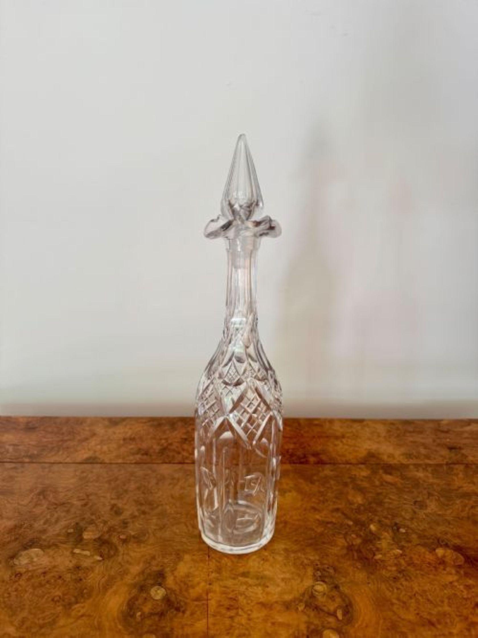 Trio inhabituel de carafes anciennes en verre taillé de l'époque édouardienne Bon état - En vente à Ipswich, GB