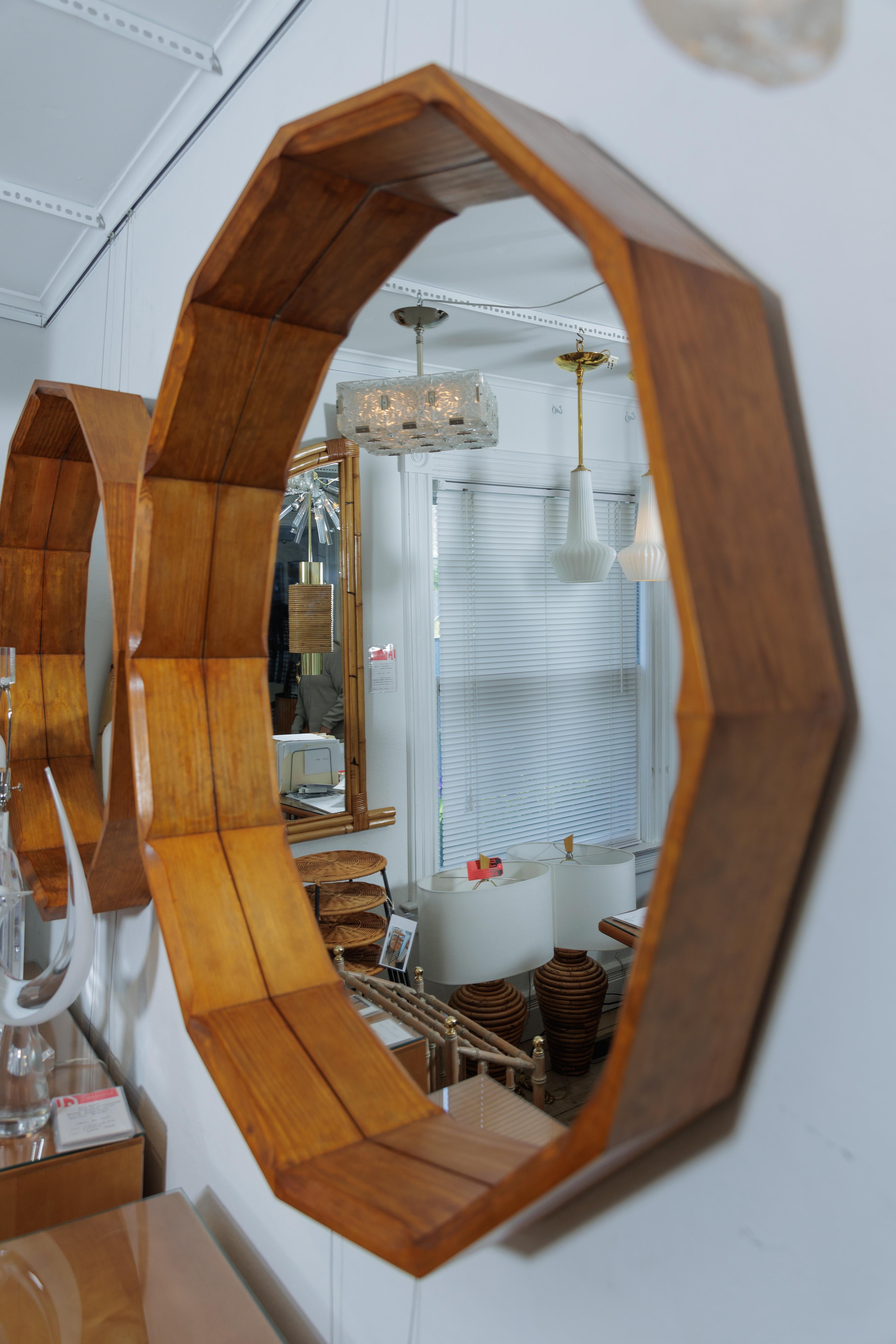 Miroir rond inhabituel à douze sections entourées de Wood Bon état - En vente à Bridgehampton, NY
