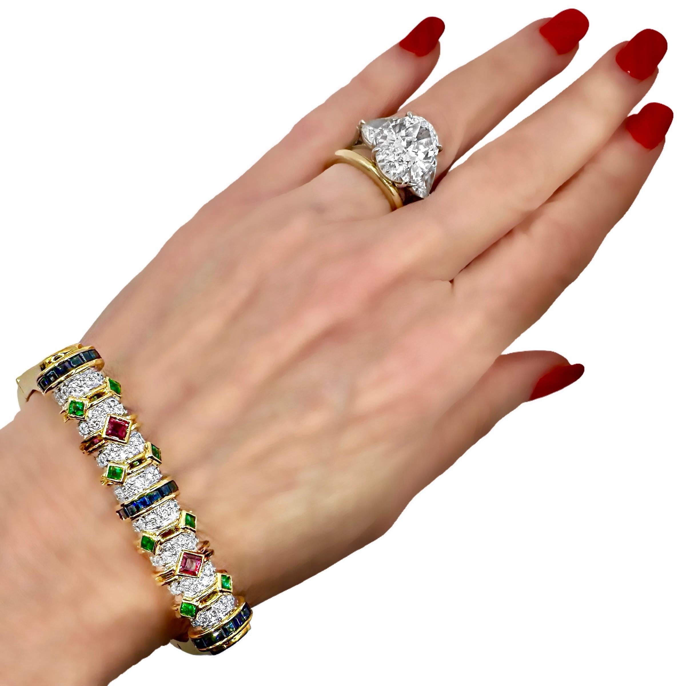 Bracelet jonc inhabituel en or jaune 18 carats en forme de U avec diamant, rubis, saphir et émeraude 9