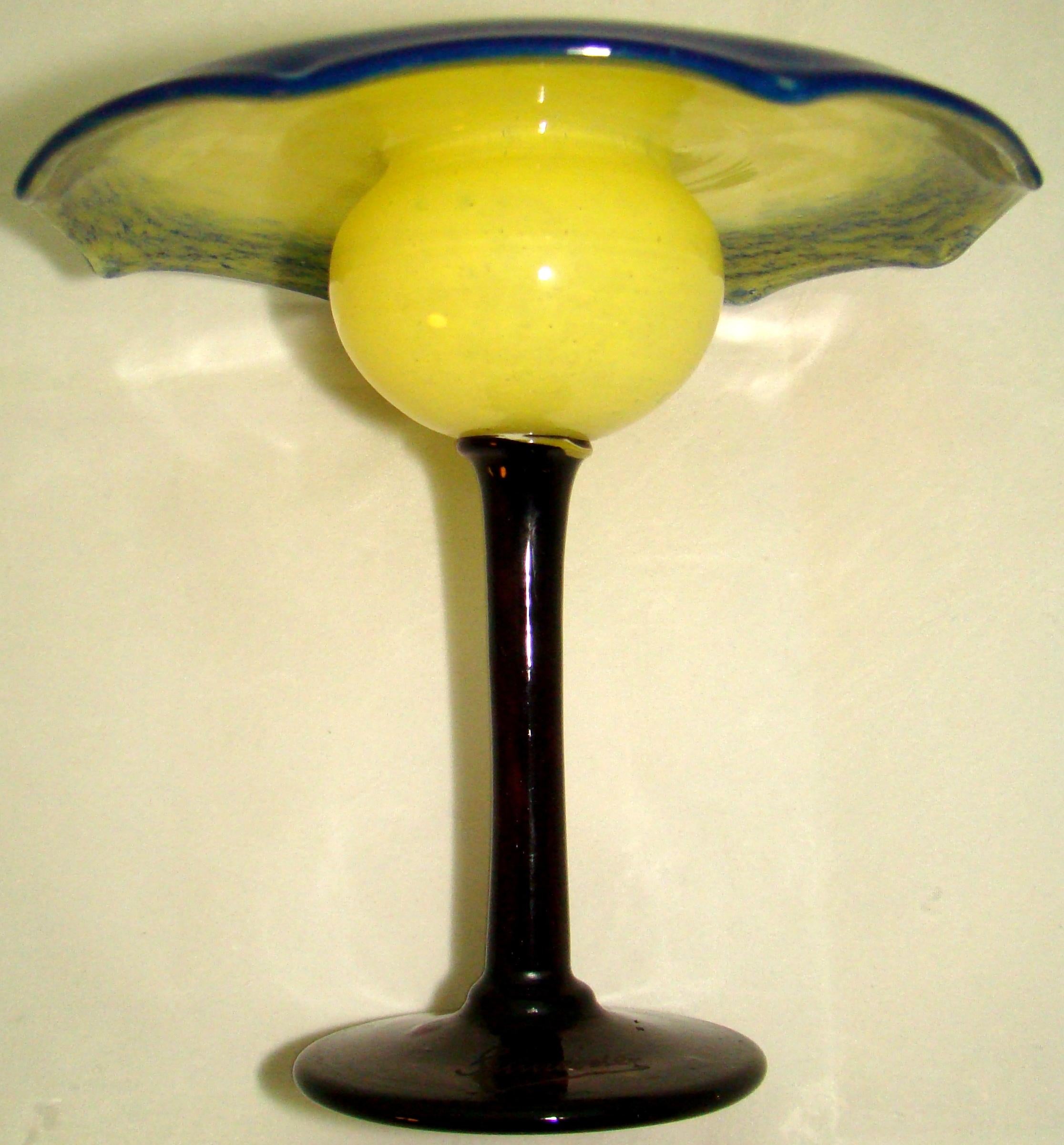 Unusual Vase Design: ( Coupe bijou)  Schneider, France, With application, 1922 For Sale 2