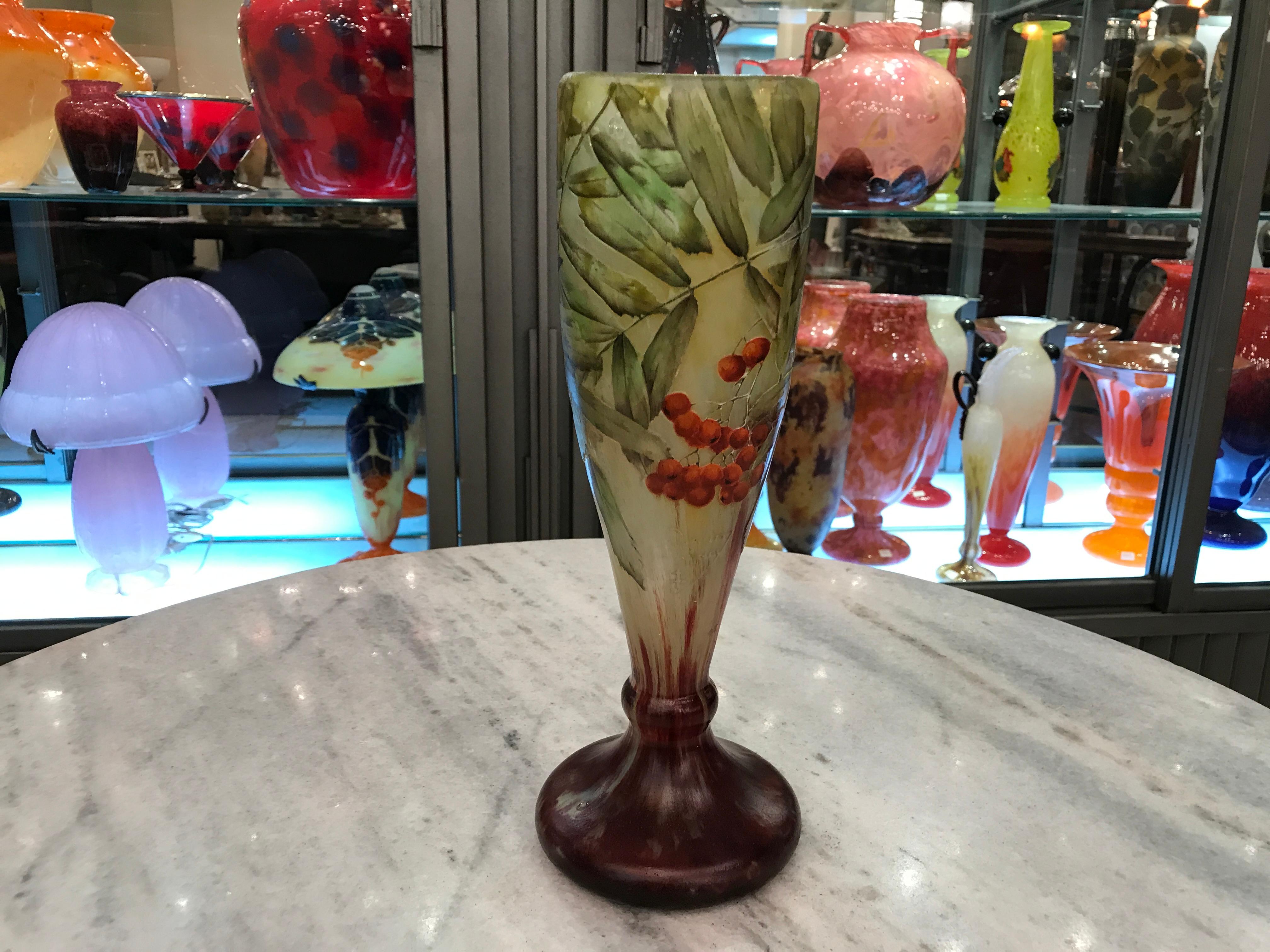 Français Vase insolite, signé Daum Nancy France, style Jugendstil, Art Nouveau en vente