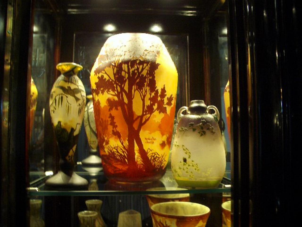 Unusual Vase with application, Sign: Muller Freres Luneville,  Art Nouveau For Sale 8