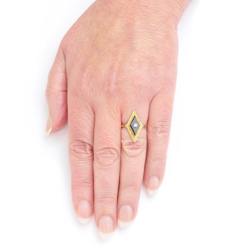 Unusual Victorian 18 Karat Yellow Gold Onyx and Diamond Navette Ring, circa 1880 For Sale 5