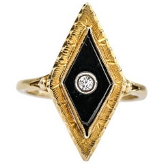 Antique Unusual Victorian 18 Karat Yellow Gold Onyx and Diamond Navette Ring, circa 1880