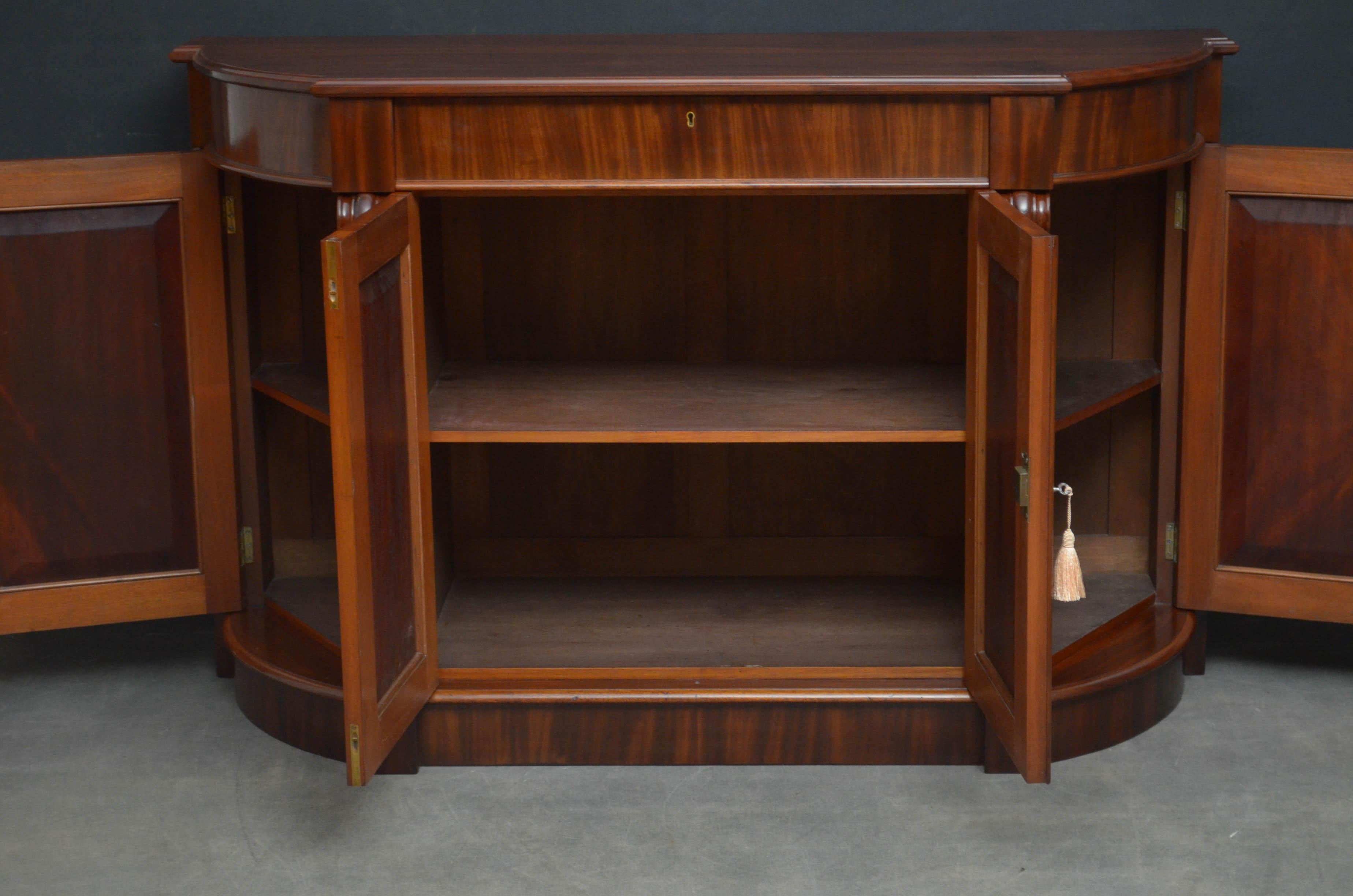 Unusual Victorian Mahogany Sideboard In Good Condition In Whaley Bridge, GB