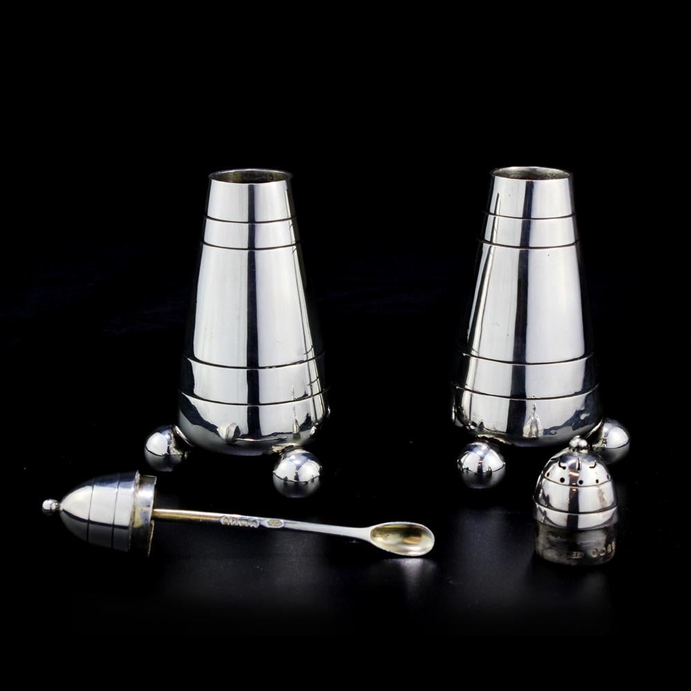 British Unusual Victorian Pair of Sterling Silver Salt and Pepper Shaker & Cellar, 1874