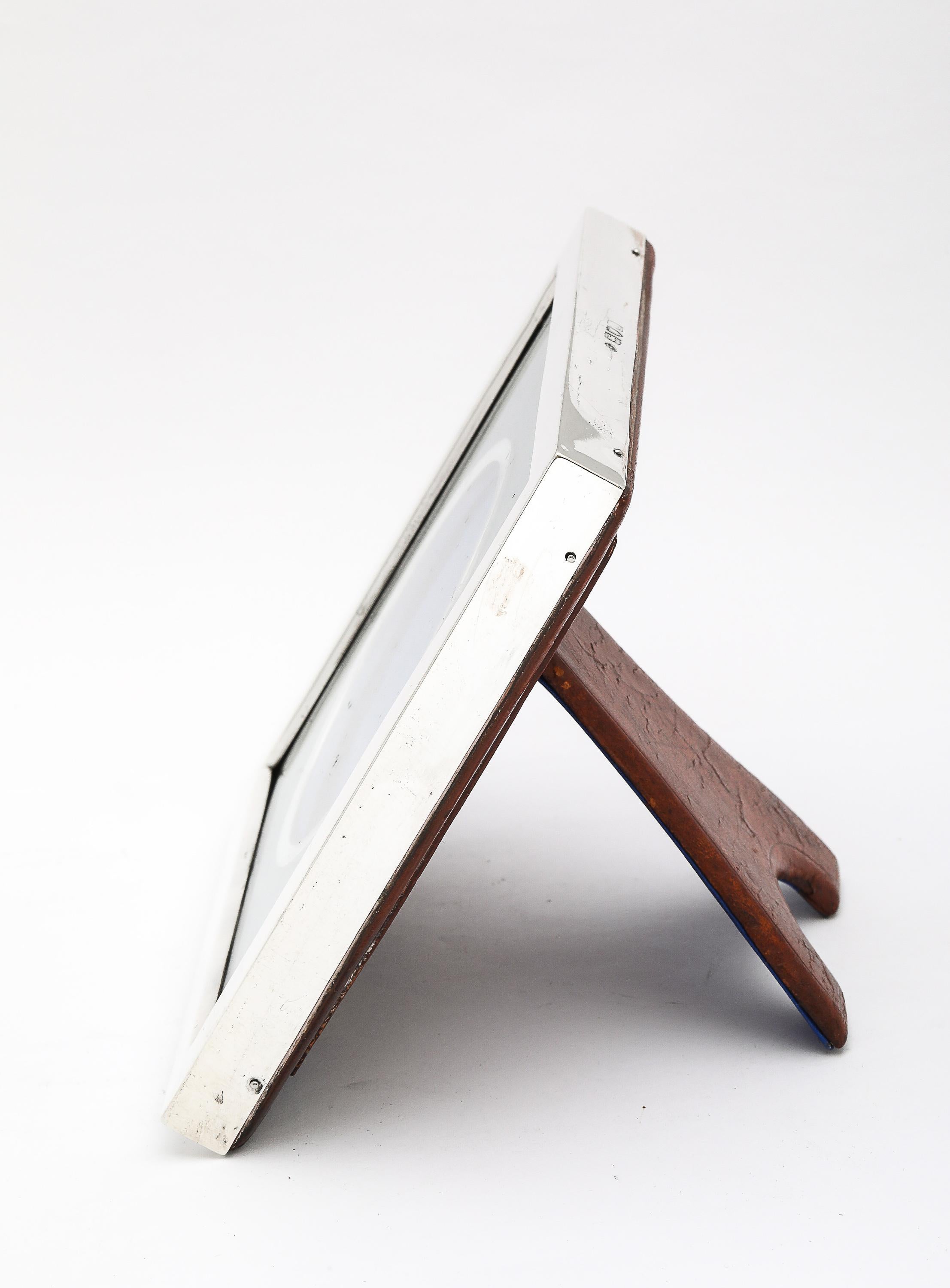 Unusual Victorian Period Sterling Silver Picture Frame By William Comyns In Good Condition For Sale In New York, NY