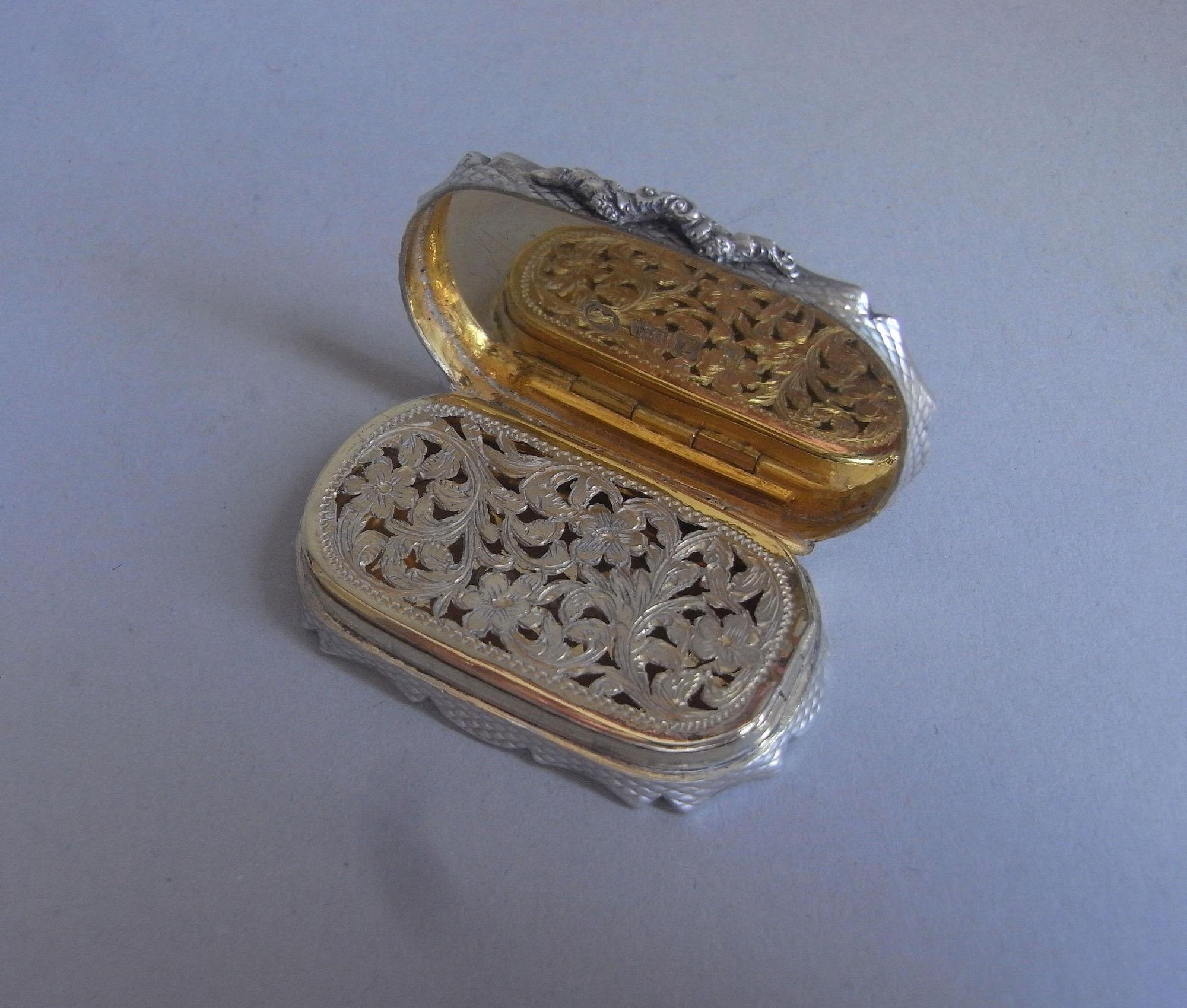 Early Victorian Unusual Vinaigrette Made in Birmingham by Francis Clarke, 1848 For Sale