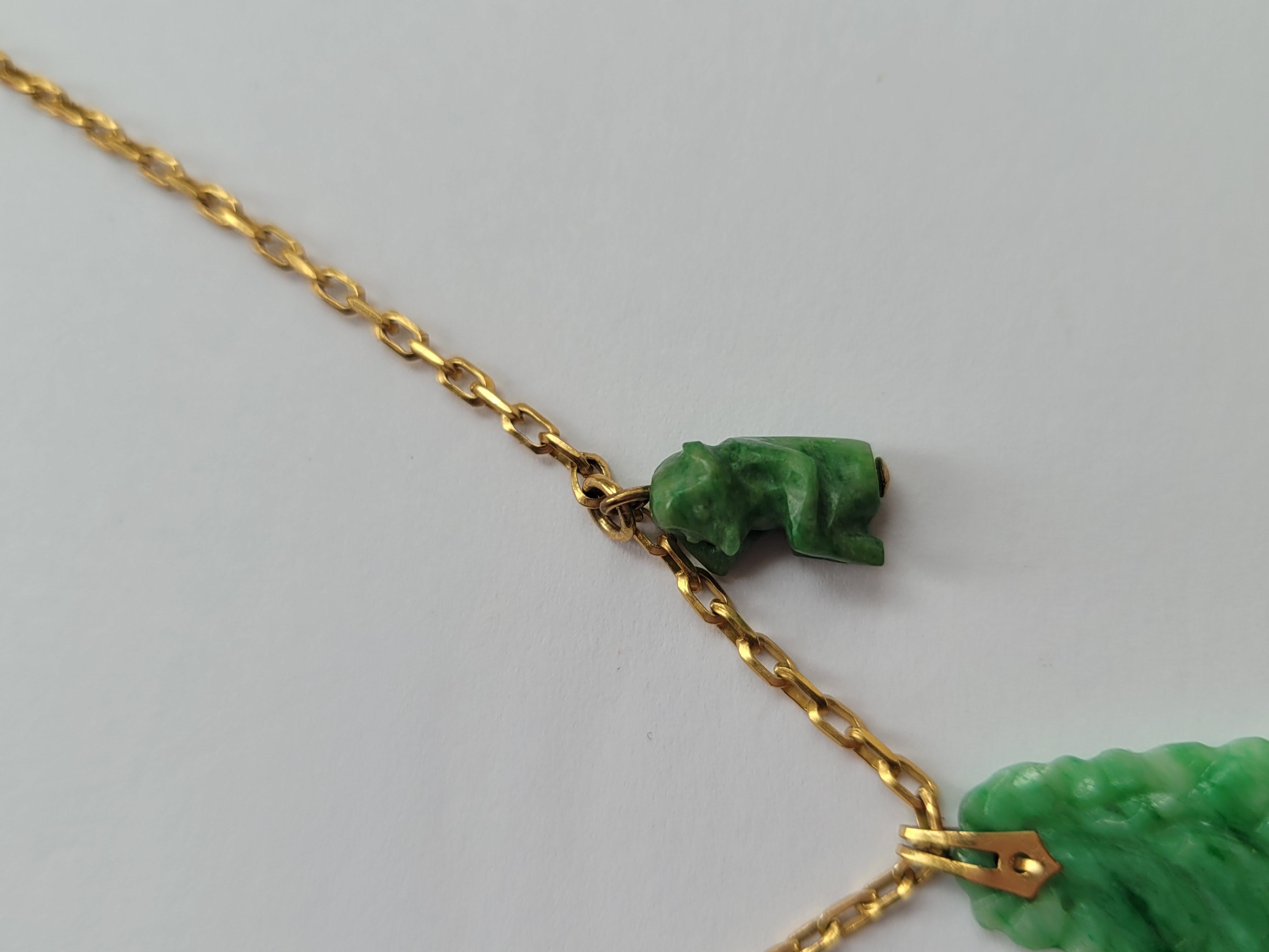 Unusual Vintage Carved Jade Monkey pendant necklace For Sale 1