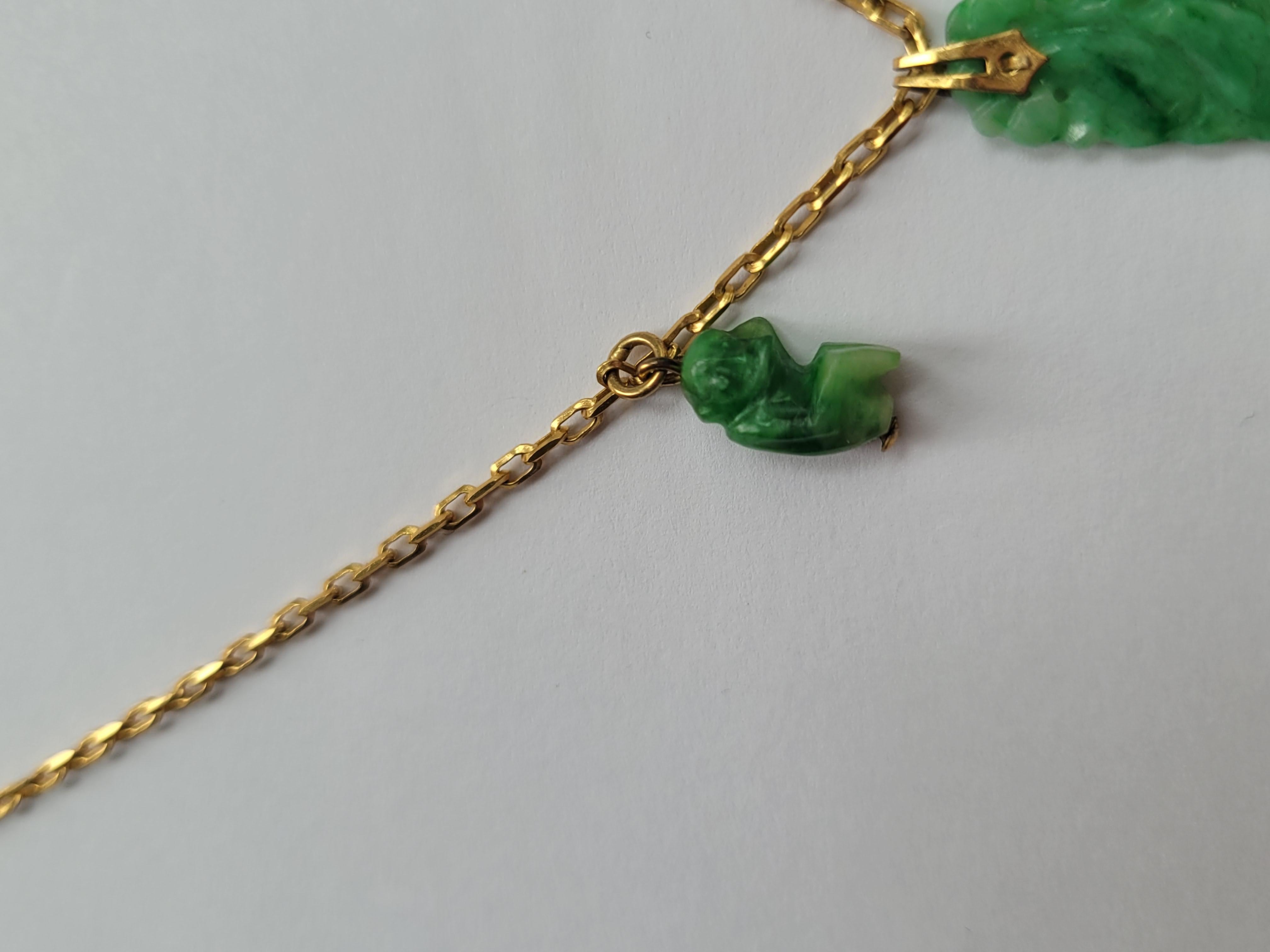 Unusual Vintage Carved Jade Monkey pendant necklace For Sale 2