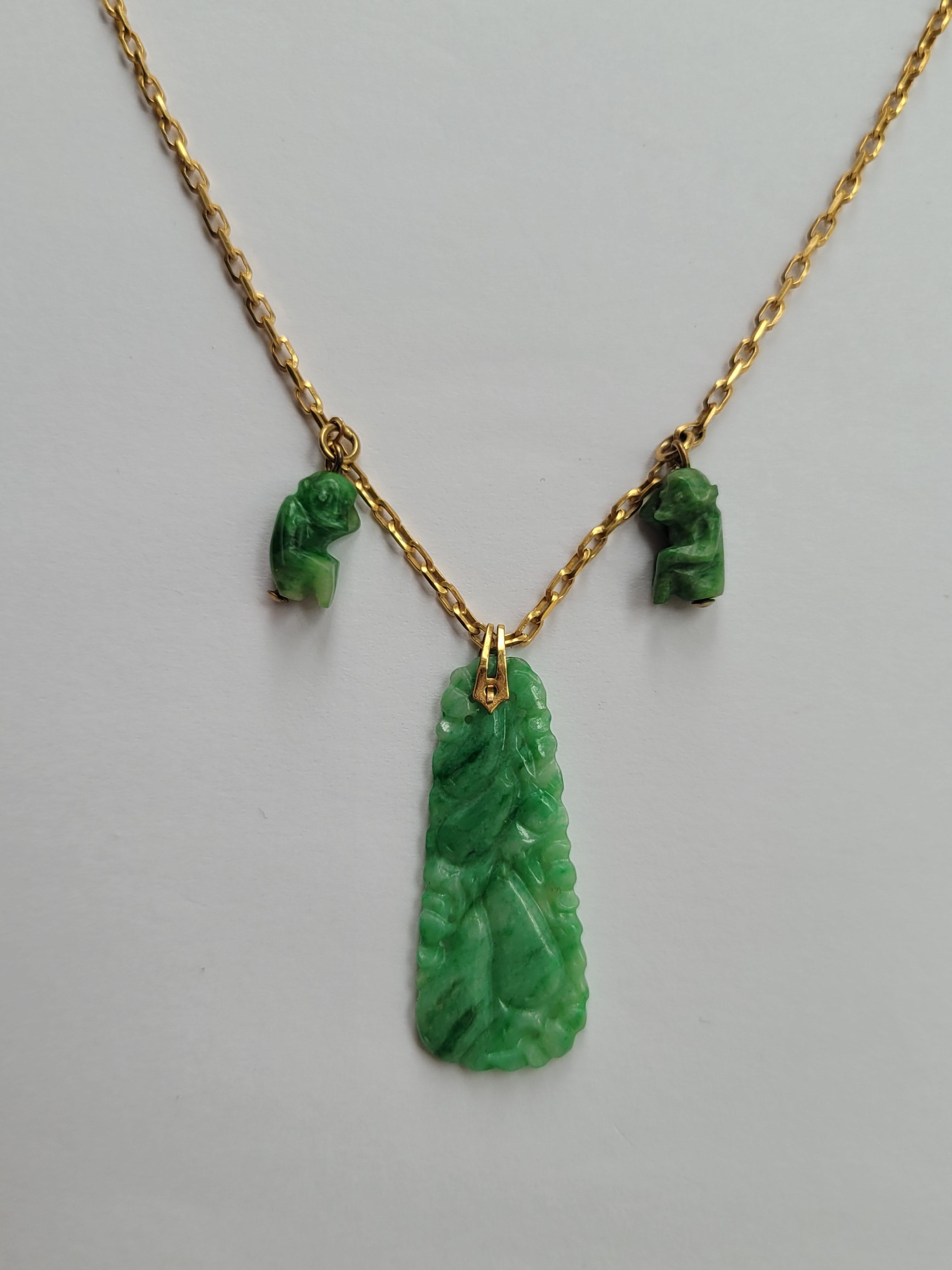 Unusual Vintage Carved Jade Monkey pendant necklace For Sale 4