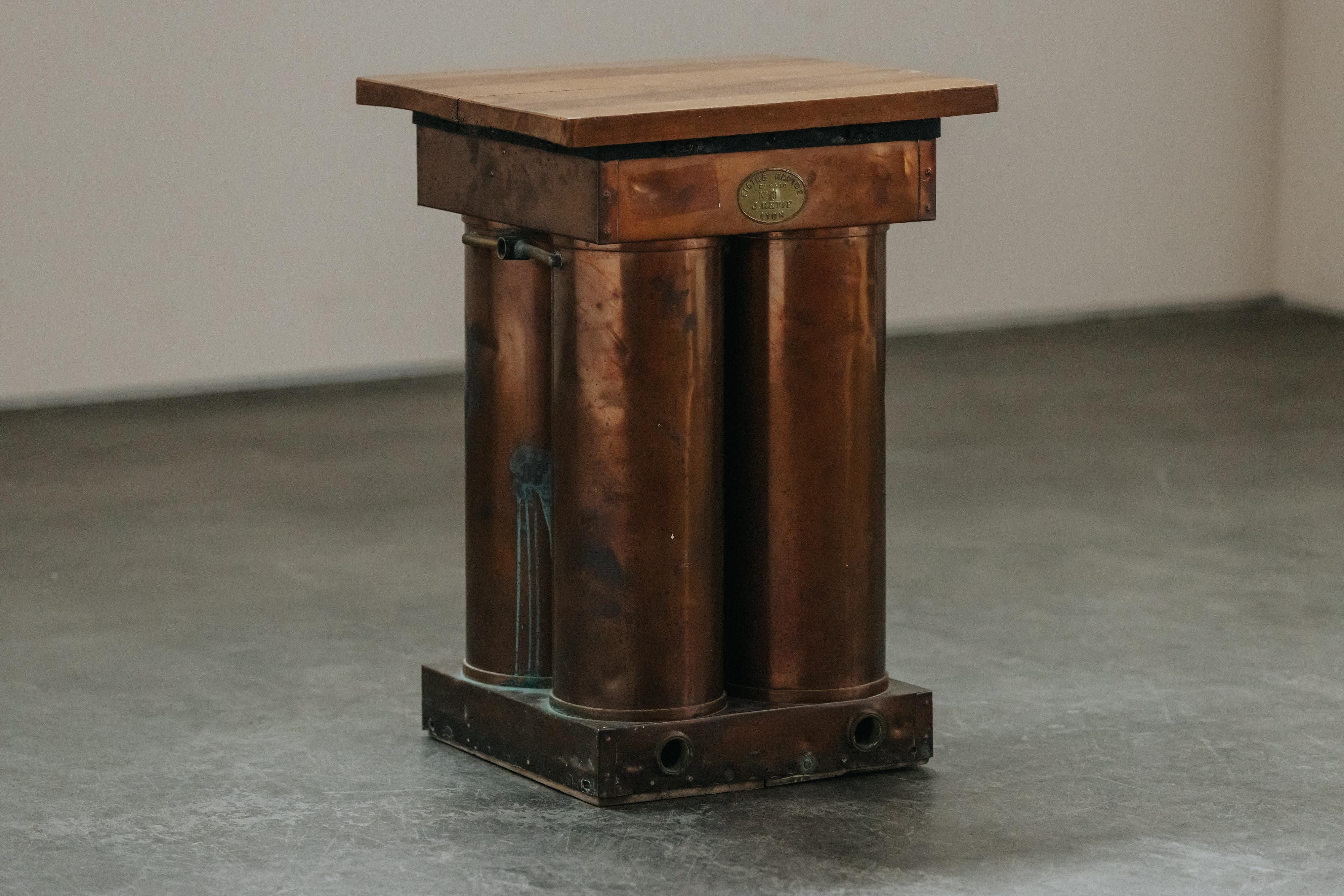 Européen Table vintage inhabituelle de France, vers 1960 en vente