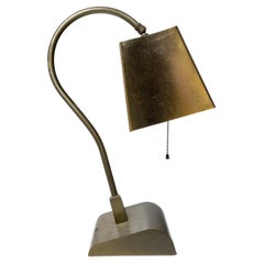 Insolita lampada da tavolo in ottone Vintage Deco