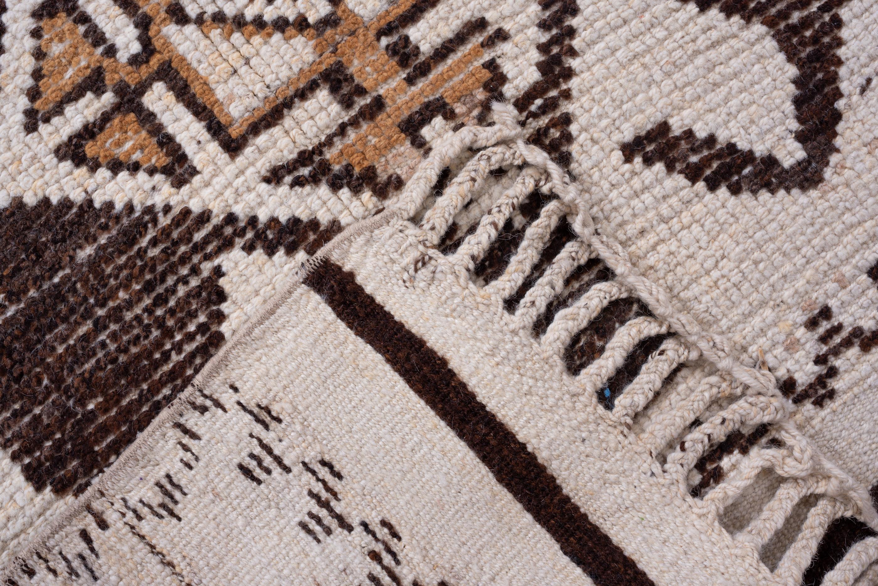 XX secolo Insolito tappeto Kars vintage con bordo a Zig Zag in vendita
