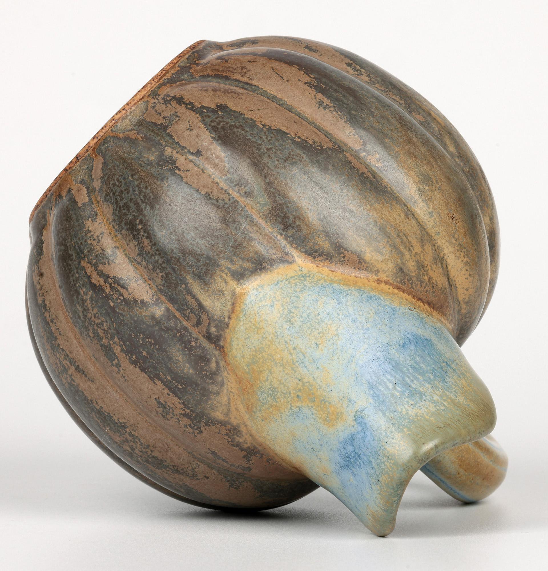 Inhabituelle cruche vintage en forme de melon en poterie d'art émaillée en vente 2