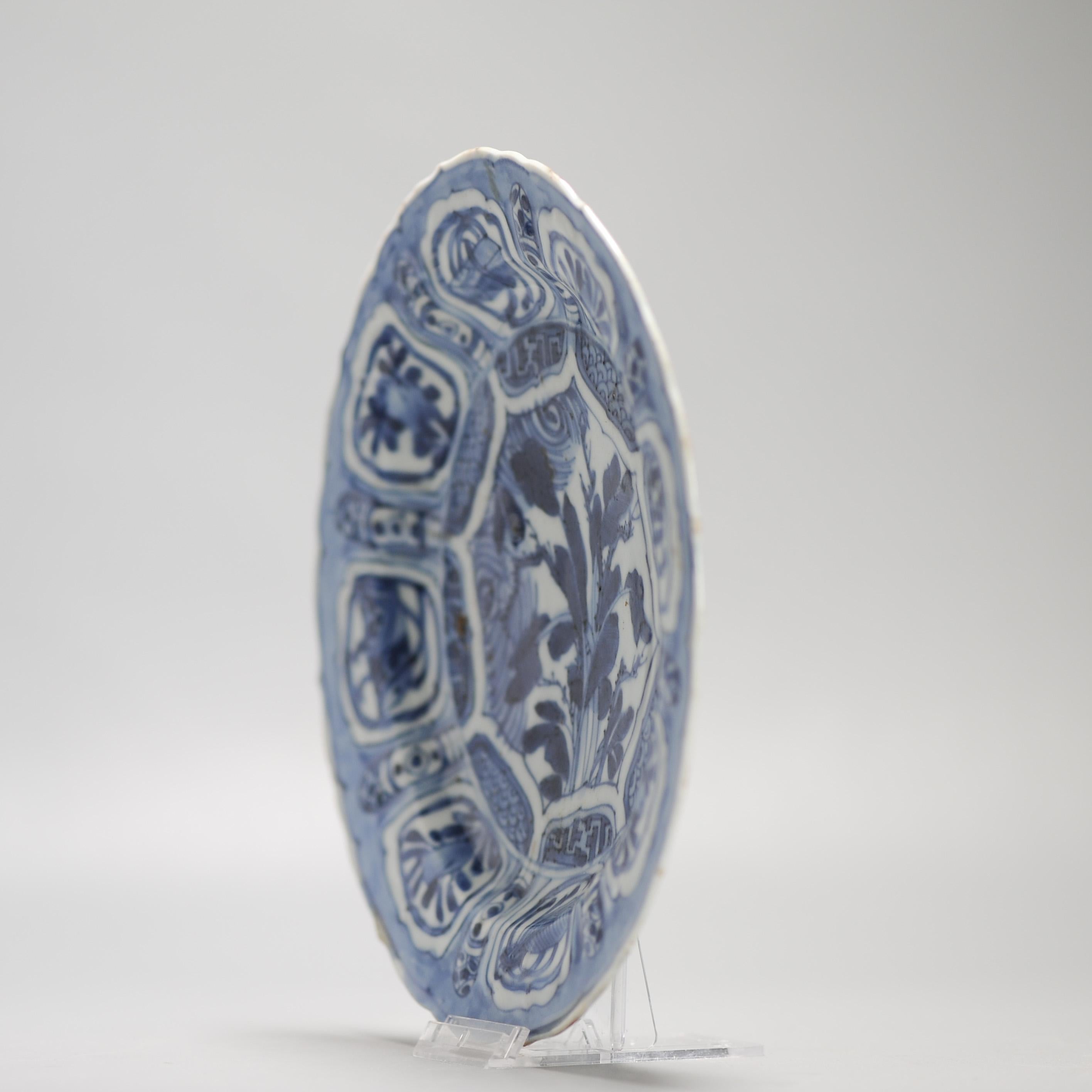 18th Century and Earlier Unusual Wanli Antique Ming Period Chinese Porcelain Kraak Floral Objects Plate For Sale