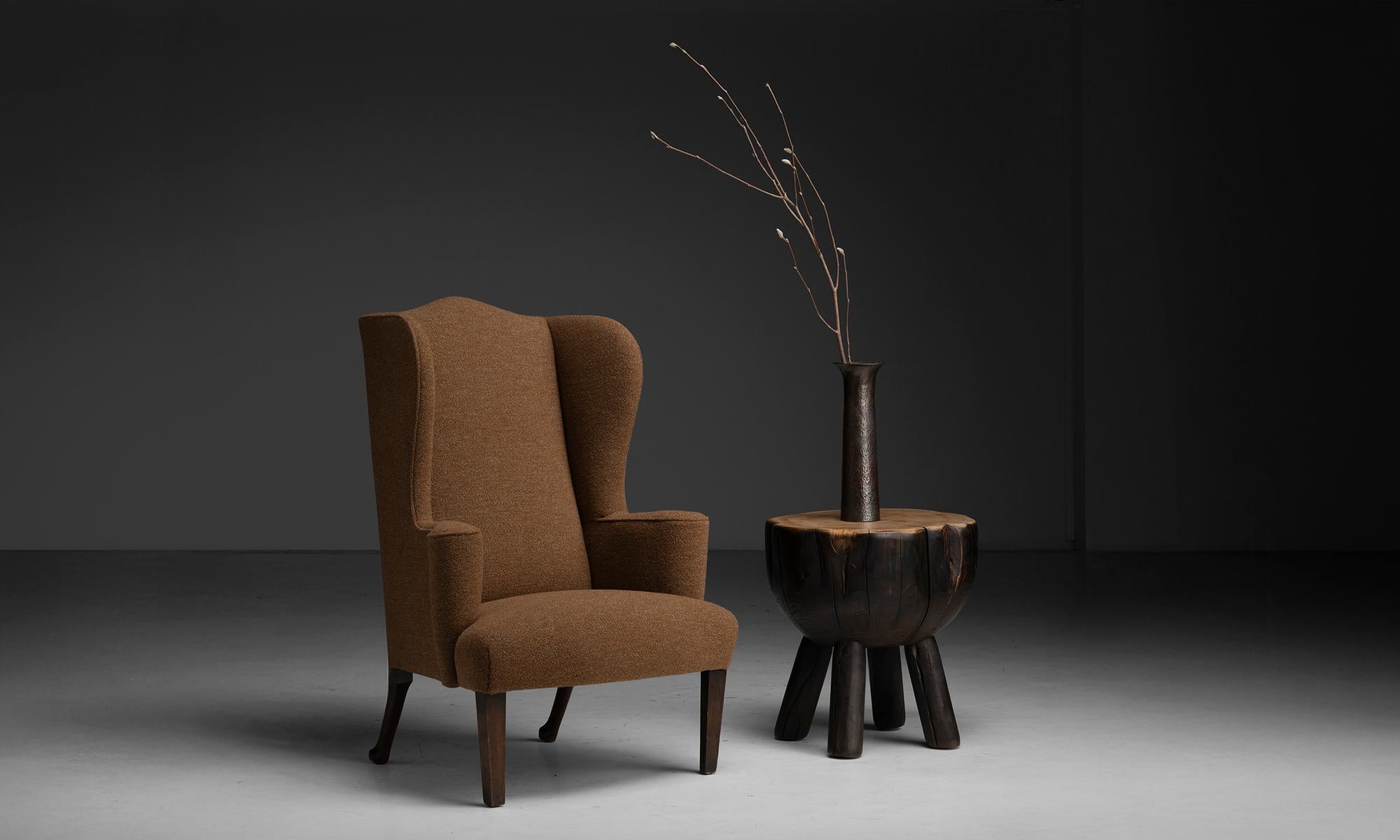 England, 1900
Newly upholstered in 100% wool by Holland & Sherry with frame in original finish.
32.5