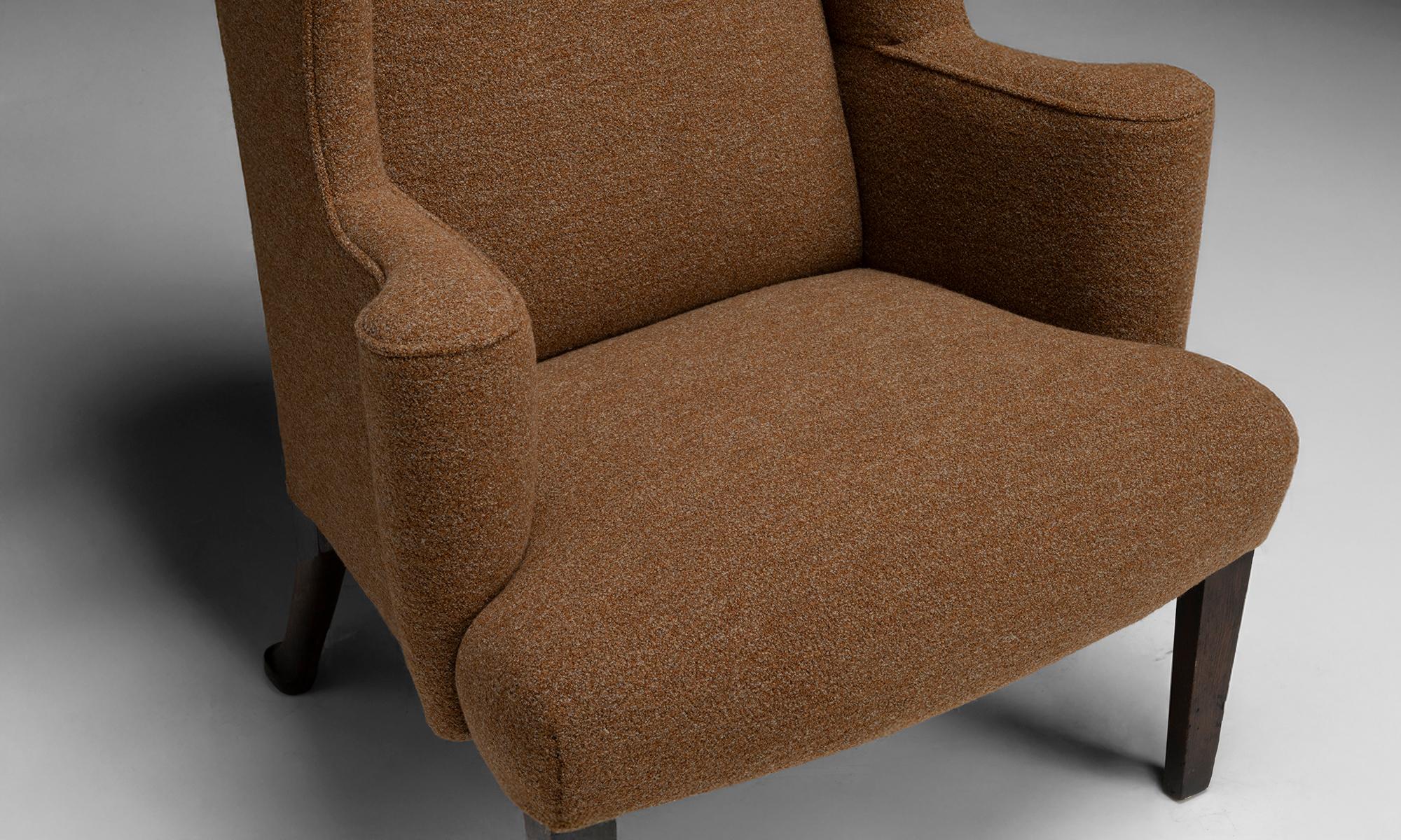 Unusual Wingback Armchair in Wool, England circa 1900 In condizioni buone in vendita a Culver City, CA