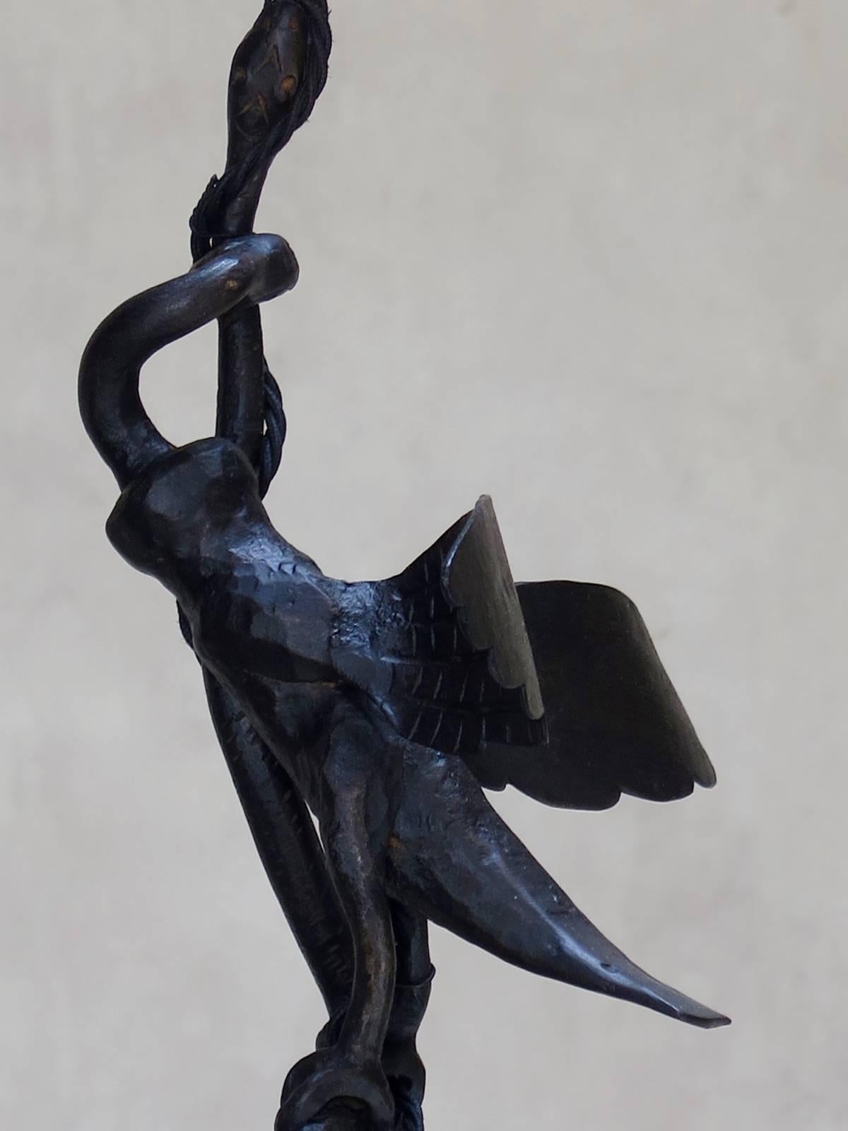 Insolito lampadario in ferro battuto con uccelli e serpenti, Francia, anni '40 circa In condizioni buone in vendita a Isle Sur La Sorgue, Vaucluse