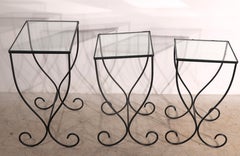 Insoliti tavolini in ferro battuto della metà del secolo scorso in stile francese