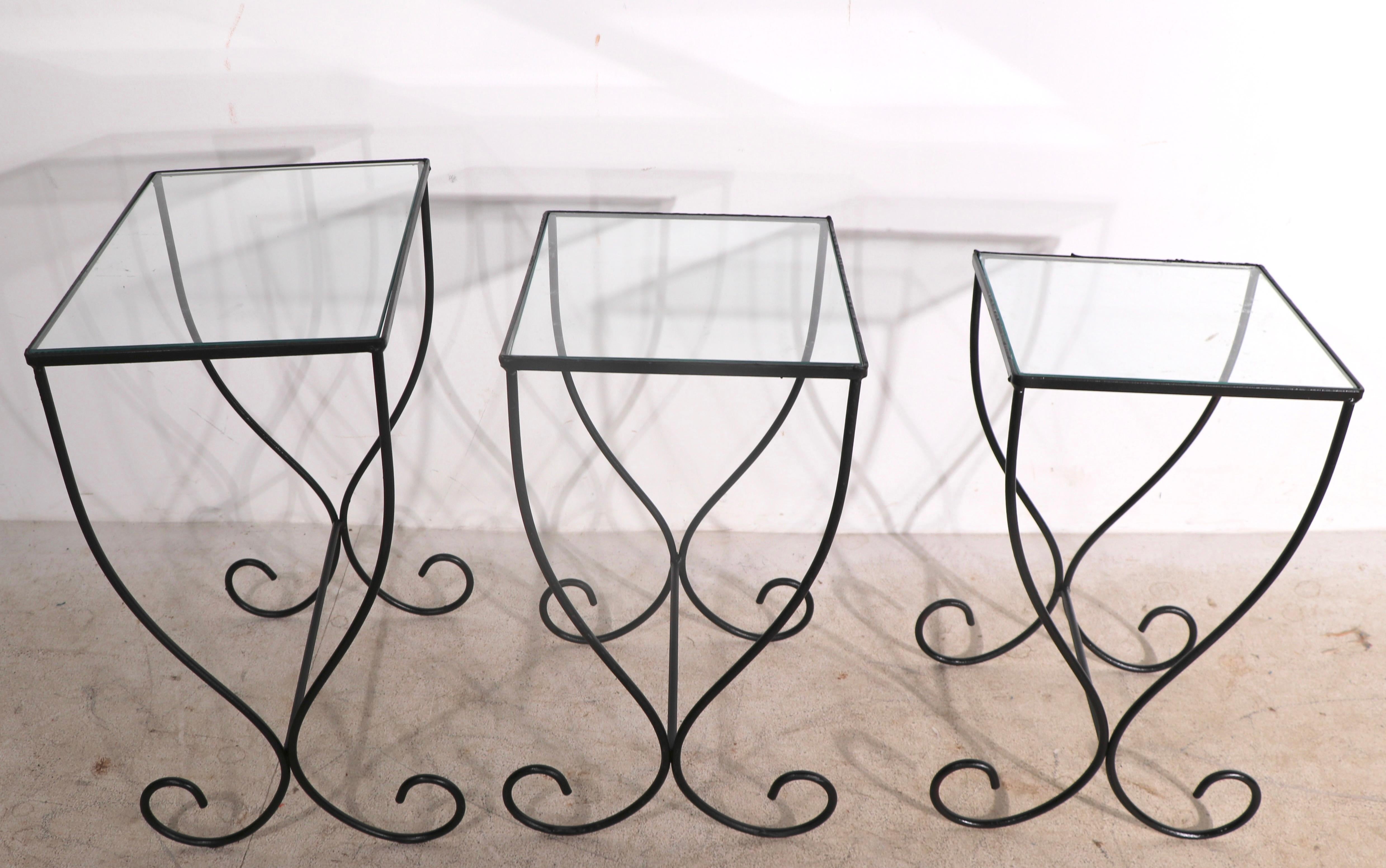 Unusual Wrought Iron Nesting Tables Mid Century American in the French Style In Good Condition For Sale In New York, NY