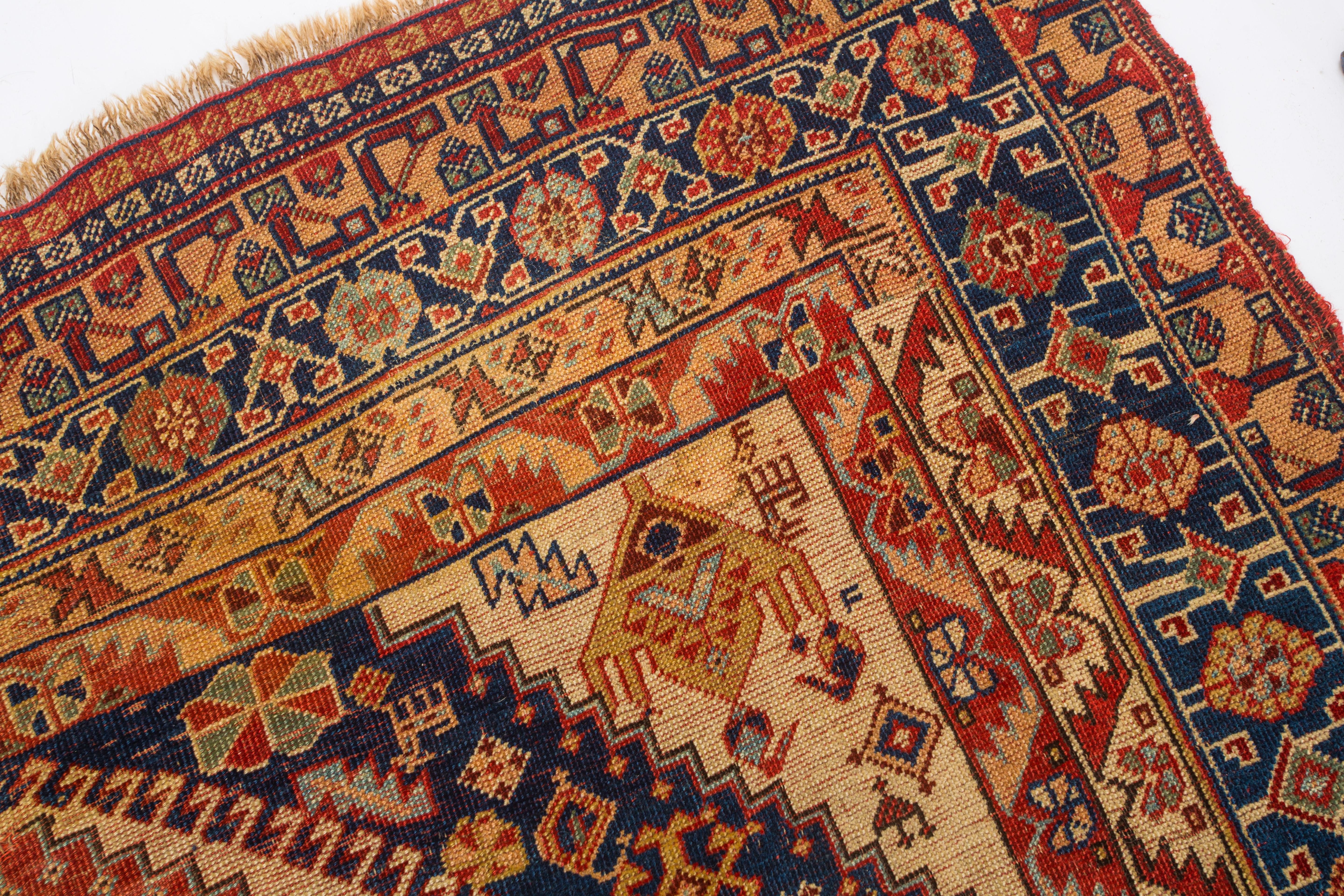 Laine Tapis tribal ancien Qashqai 1870 exceptionnellement raffiné en vente