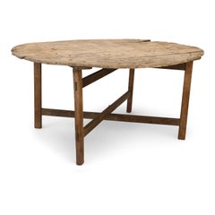 Unusually Large Early Vendange Table