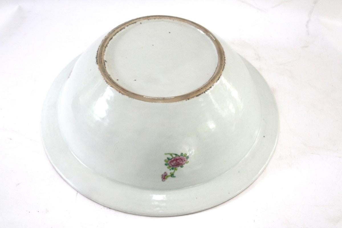 Unusually Large Late 19th Century Chinese Rose Mandarin Wash Bowl For Sale 10