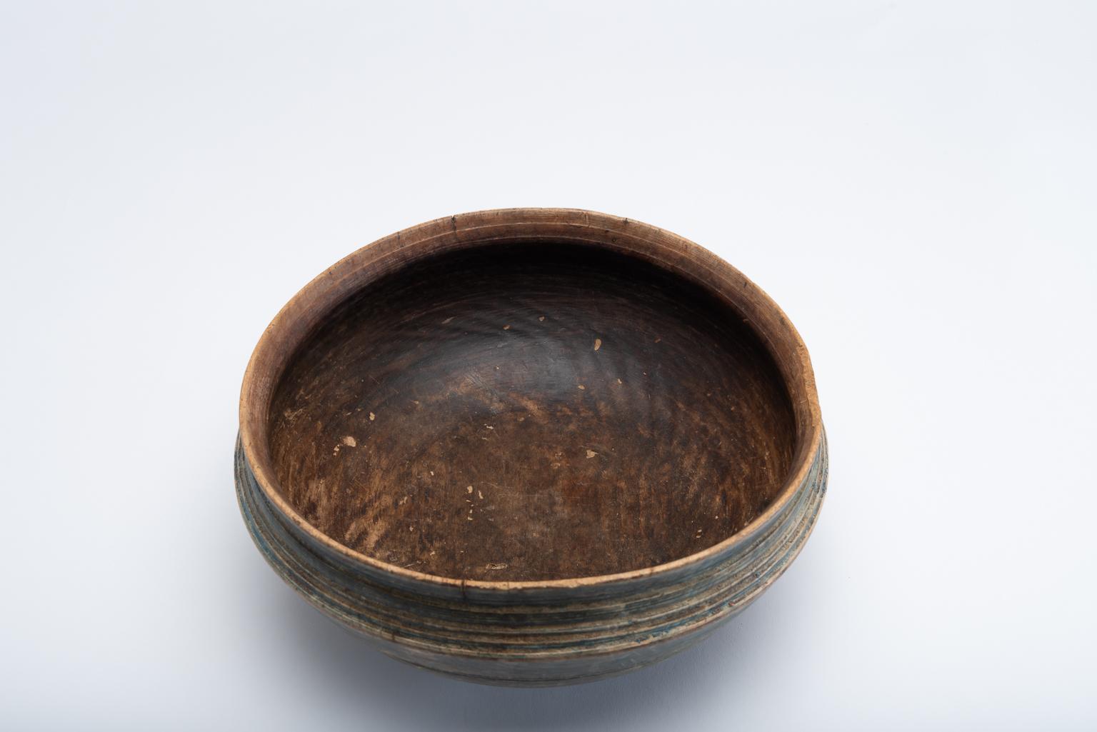 Unusually Shaped Swedish Wooden Bowl from circa 1800 3