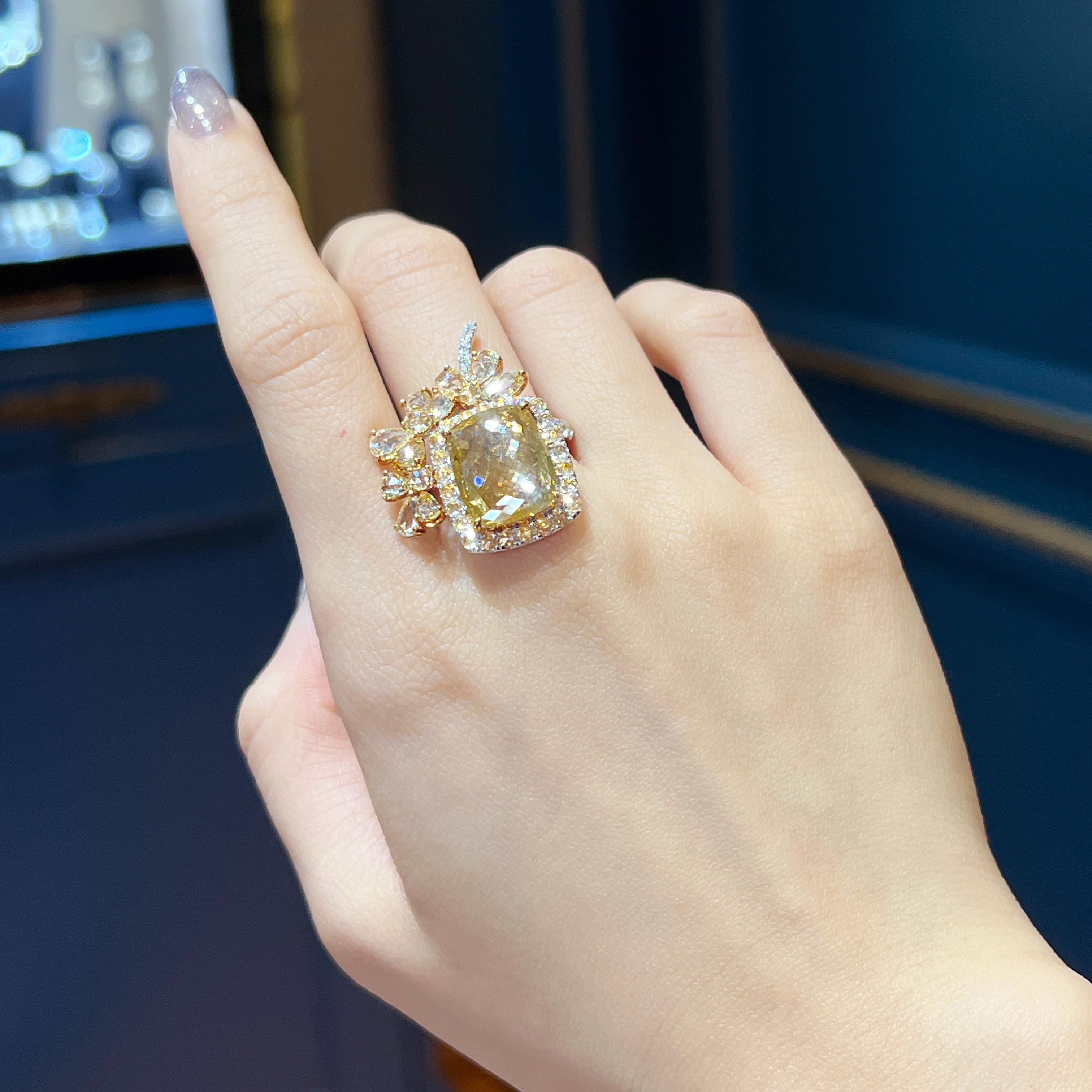 Unveil Luxury: 6-Carat Fancy Color Diamond Ring—A Dazzling Statement Piece Unisexe en vente