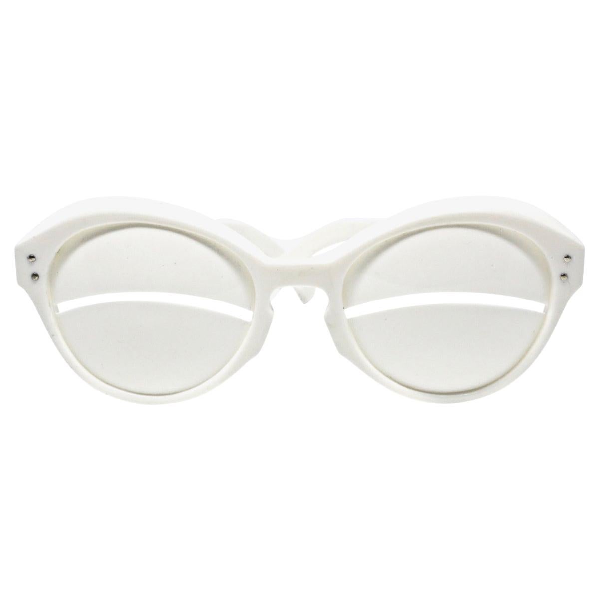 unworn 1965 Iconic André Courrèges Lunette "Eskimo Eclipse" Sunglasses in vendita