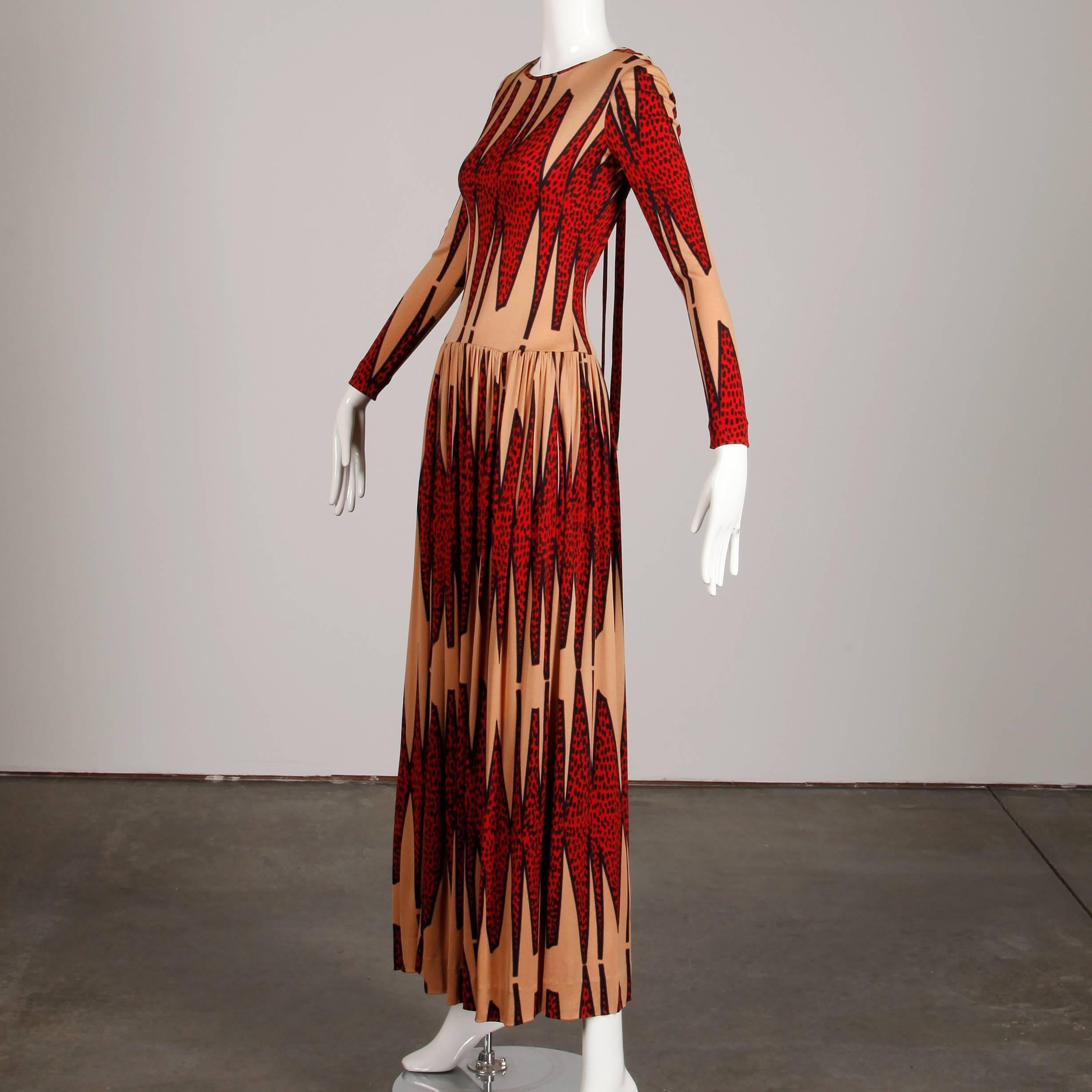 Women's Unworn 1970s Teal Traina Vintage Jersey Knit Op Art Maxi Dress with Open Back For Sale