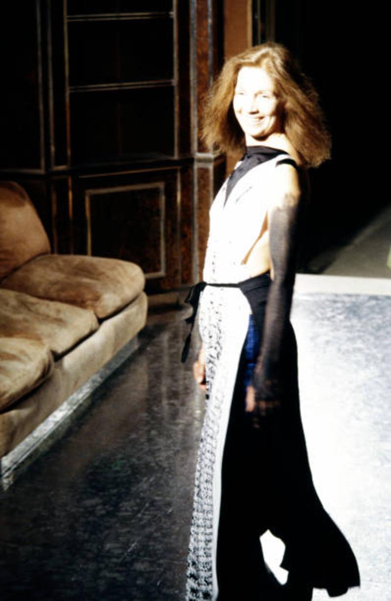 falda RUNWAY negra 