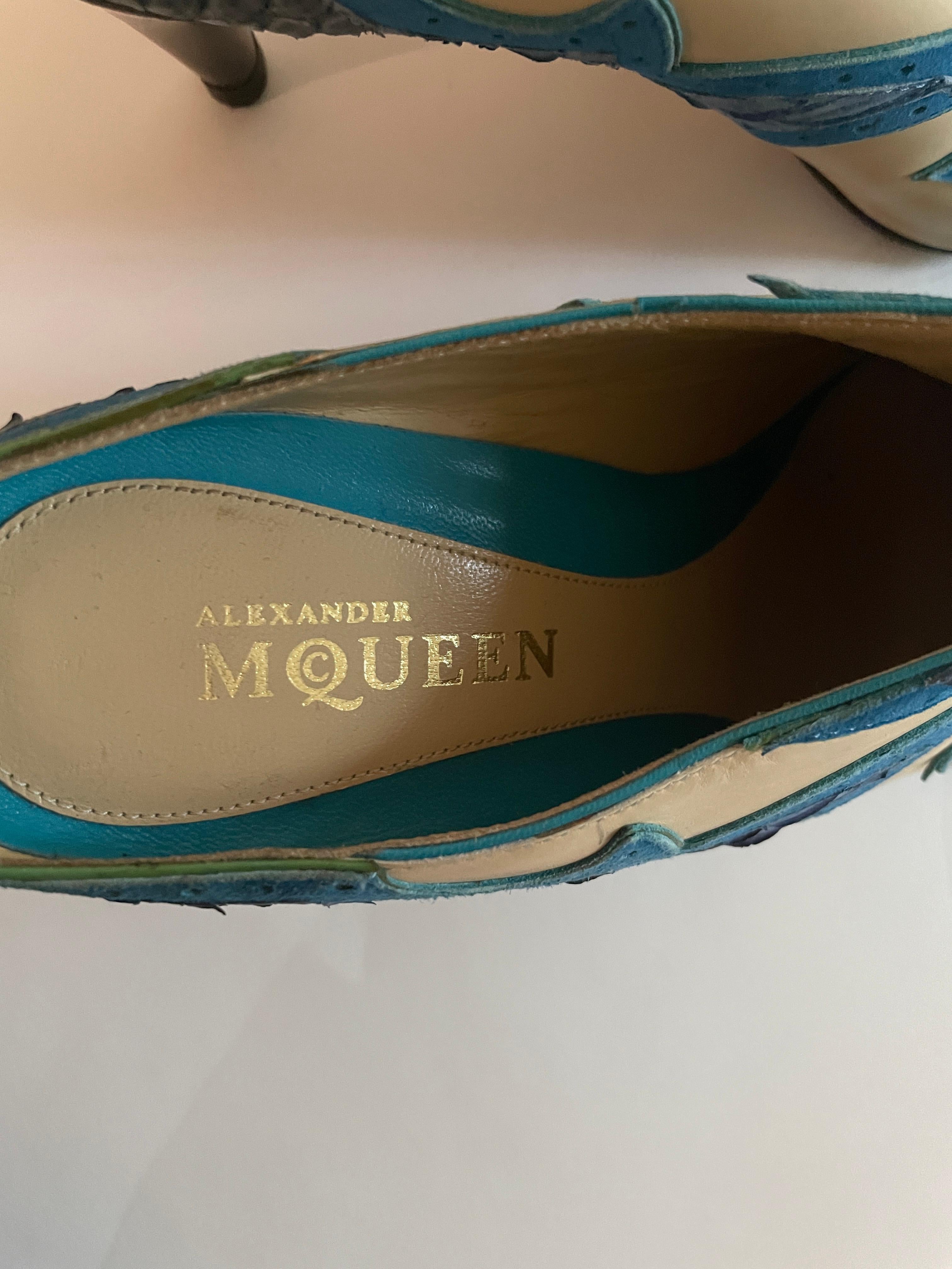 Unworn 2003 Alexander McQueen Cowboy Boot Style Mule Shoes Cream and Blue In Good Condition In San Francisco, CA
