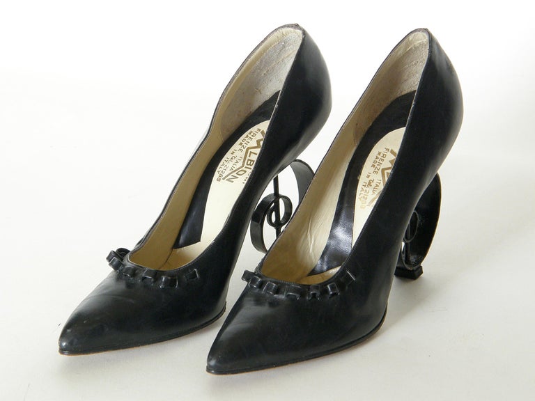 Unworn Albion Black Leather Musical Theme Pumps with G-Clef Heel Design ...