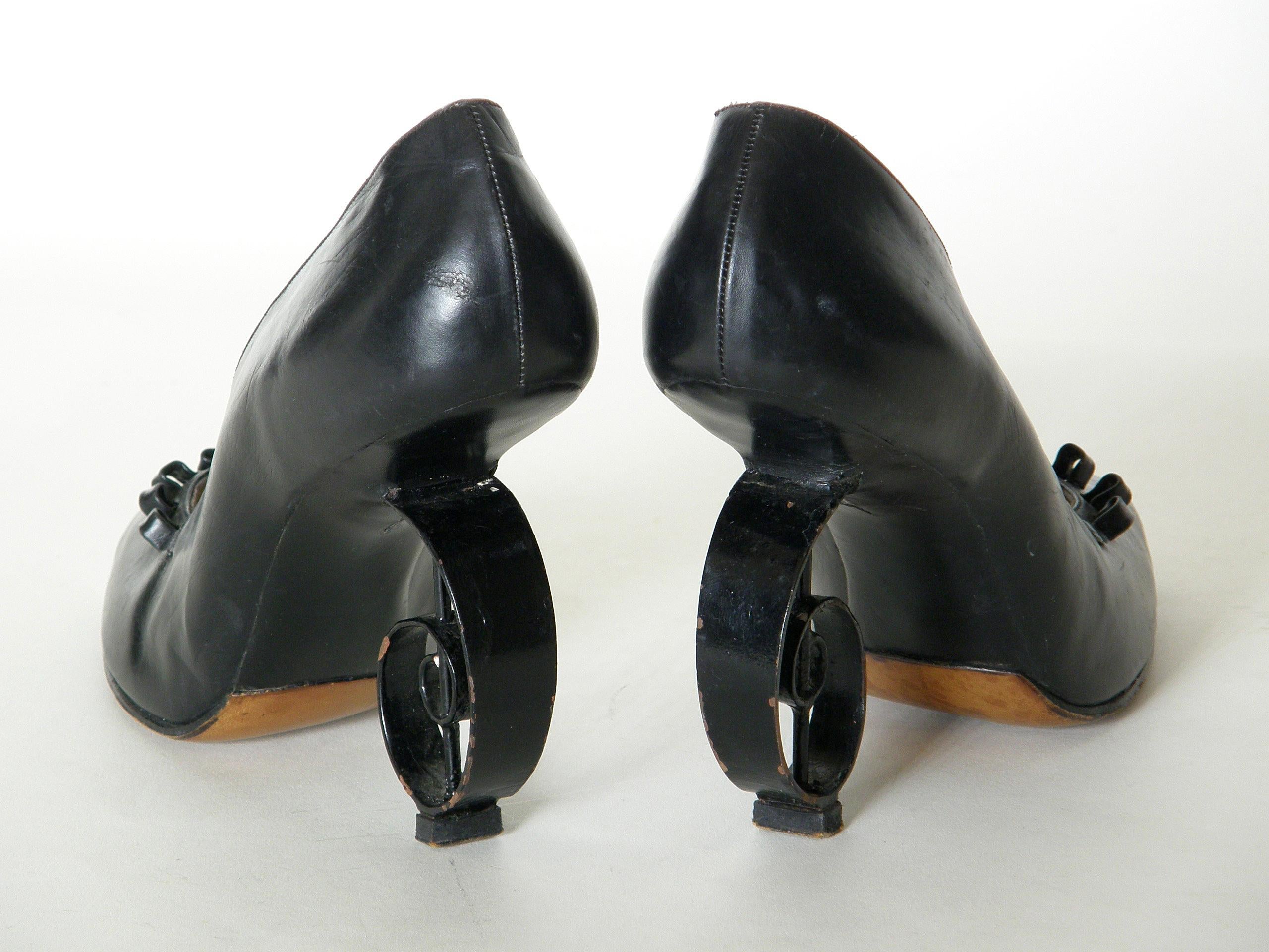 Unworn Albion Black Leather Musical Theme Pumps with G-Clef Heel Design ...