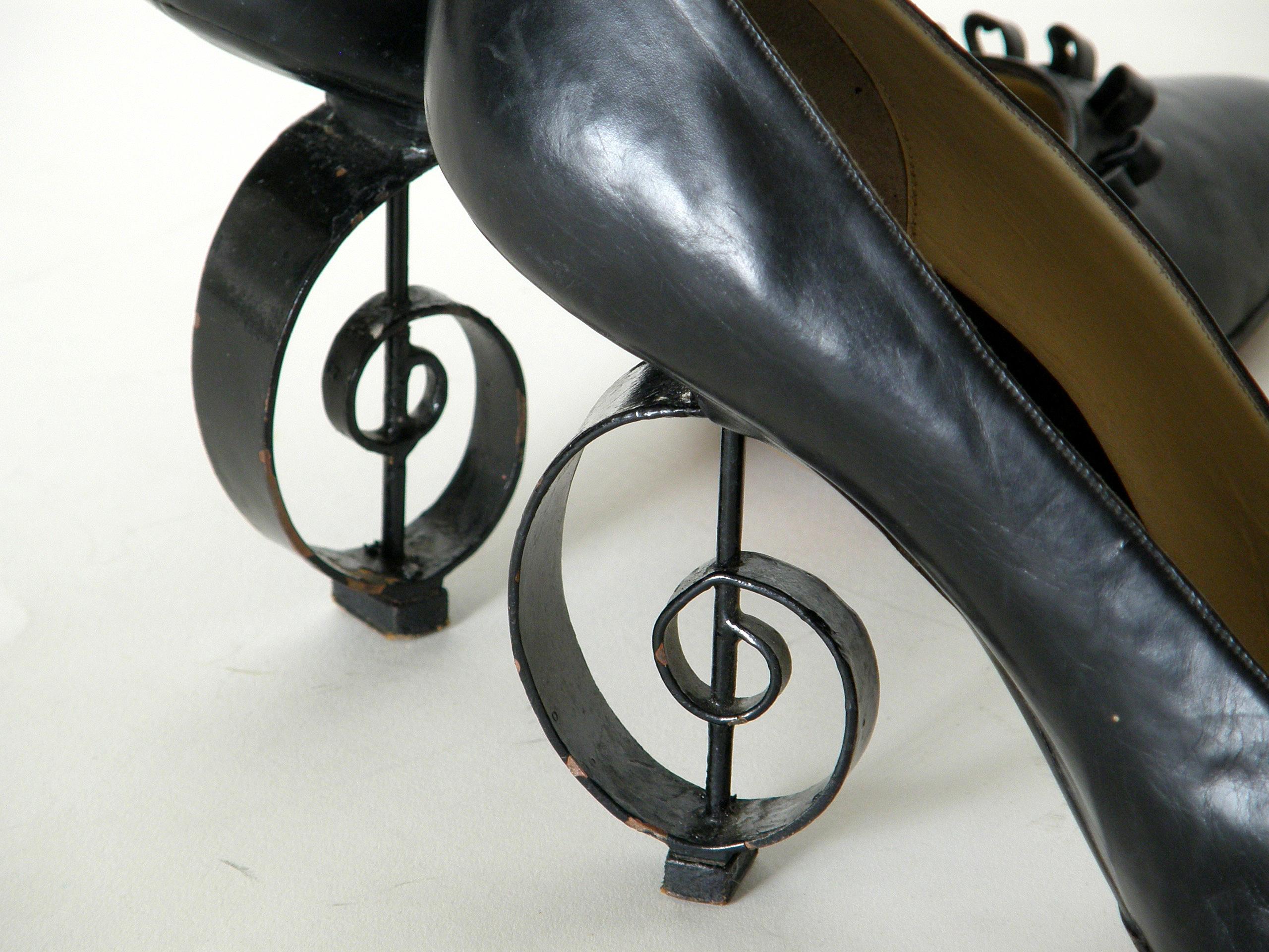 Women's Unworn Albion Black Leather Musical Theme Pumps with G-Clef Heel Design