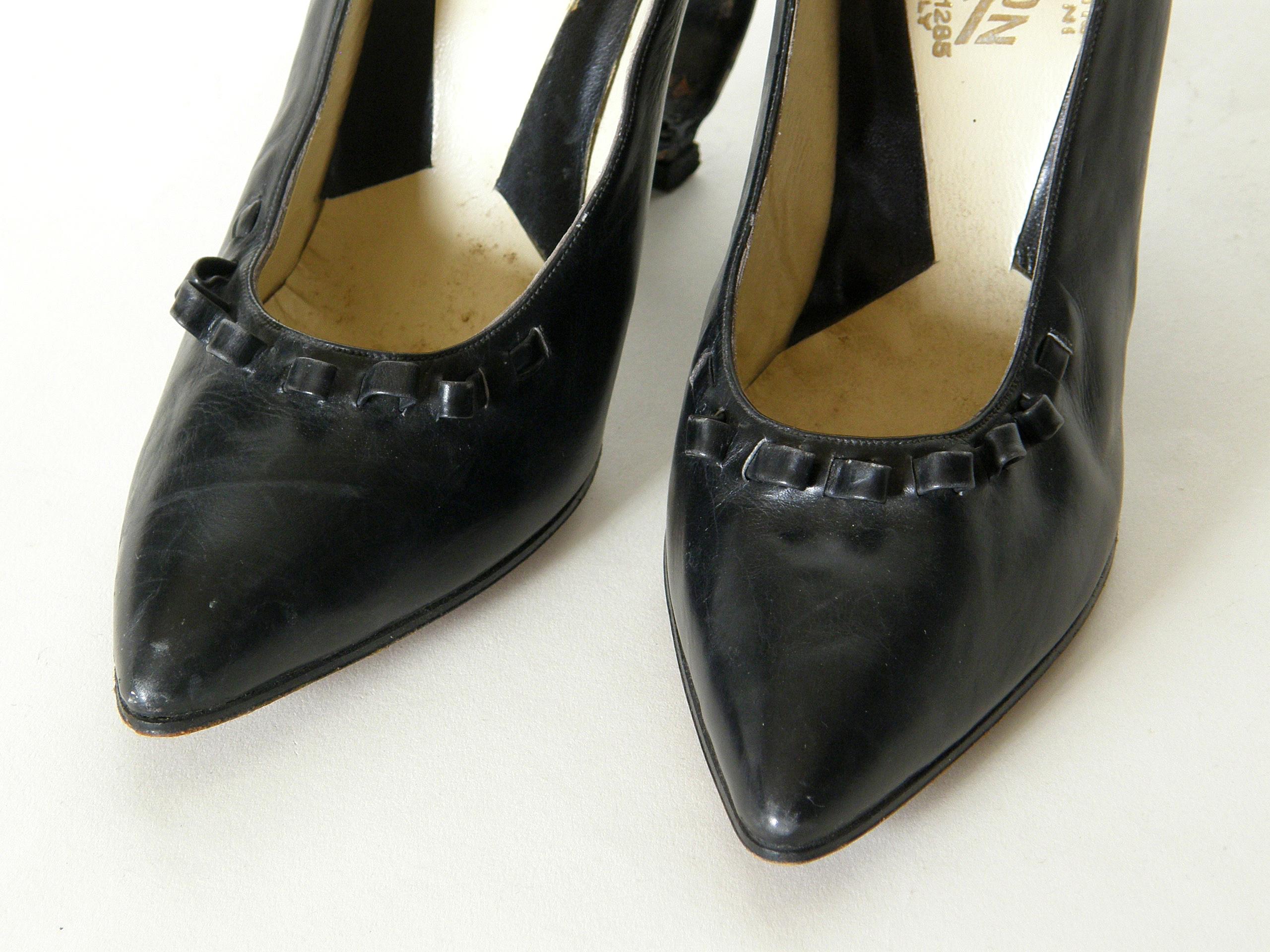 Unworn Albion Black Leather Musical Theme Pumps with G-Clef Heel Design 1