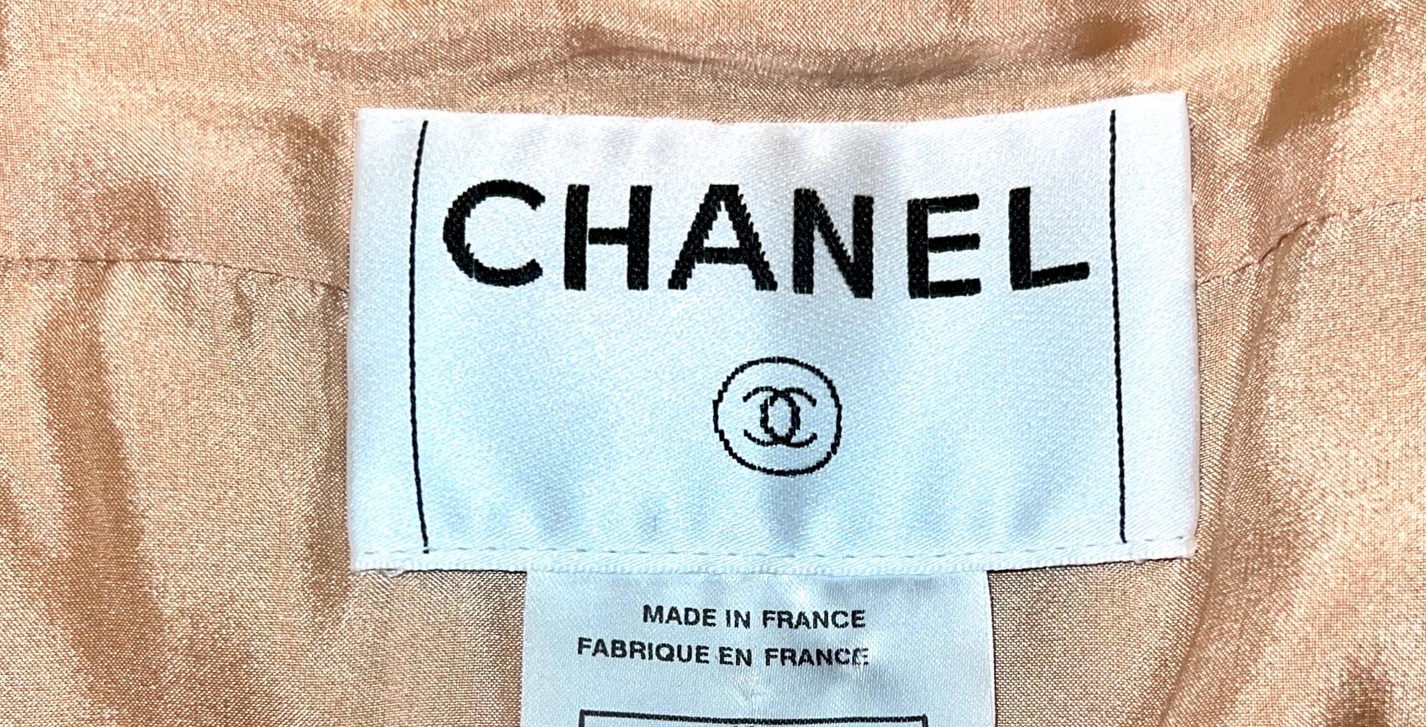 UNWORN Beige Chanel Embellished Finest Suede Lambskin Leather Jacket Blazer 38 For Sale 6