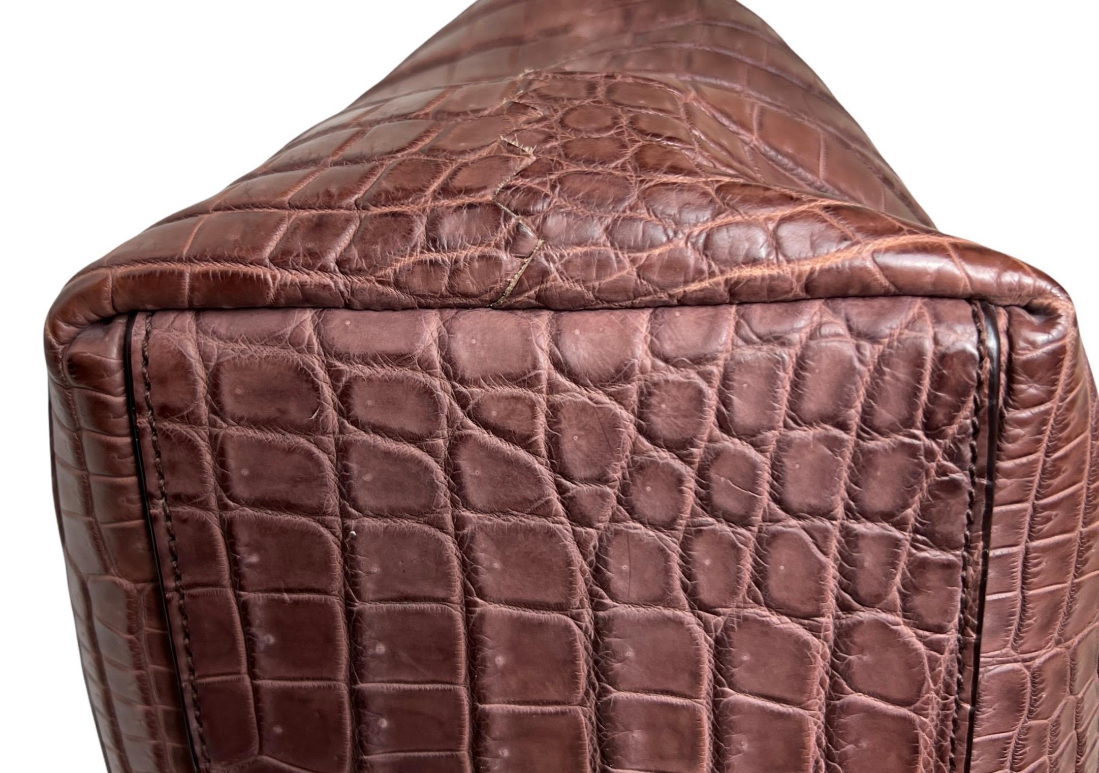 UNWORN Bottega Veneta Brown Matte Crocodile XL Top Handle Bag Tote Weekender en vente 5