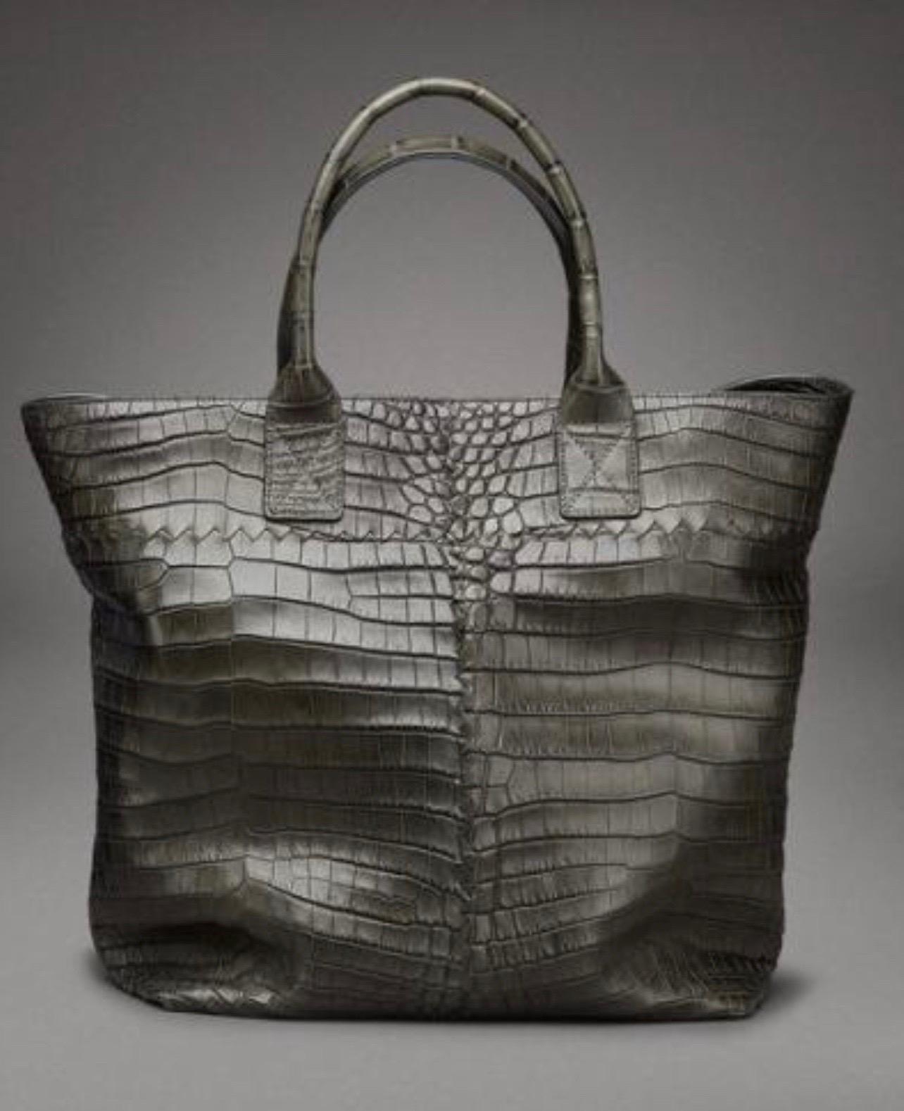 UNWORN Bottega Veneta Matte Brown Crocodile XL Top Handle Bag Tote Weekender For Sale 8