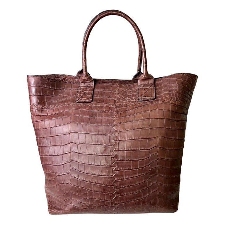 Fashion Classic Designer Women Embossed Travel Boston Bag Portable Large  Capacity Shoulder Handbag - China Shoulder Bag and Tote Bag price