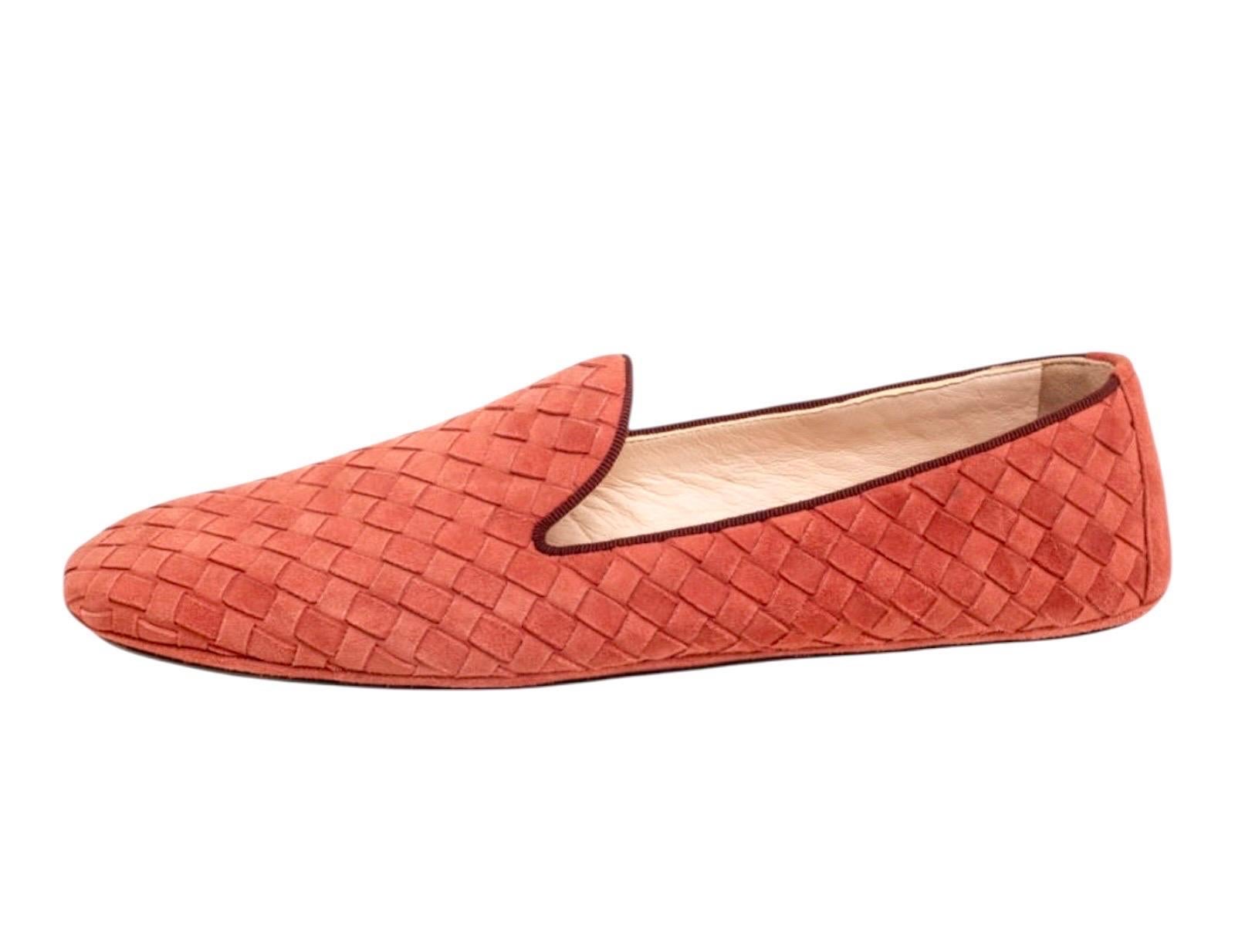 RARO RARO RARO

BOTTEGA VENETA Zapatillas de ante Intrecciato en un color muy especial - Imposibles de encontrar

Las zapatillas de ante de Bottega Veneta se han fabricado a mano en Italia con la emblemática técnica de tejido intrecciato de la casa.