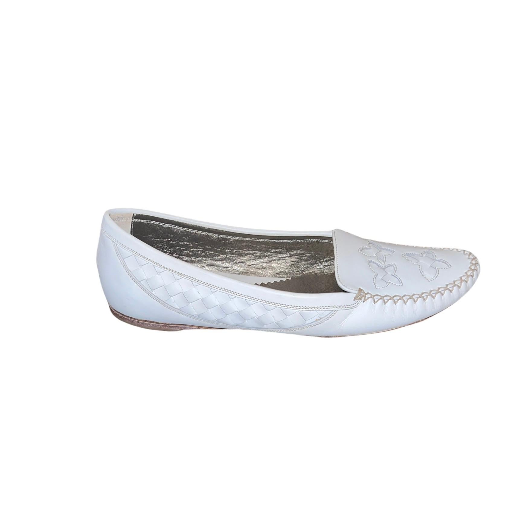 UNWORN Bottega Veneta White Intrecciato Slipper Flats Loafers Moccassins 39 In Good Condition In Switzerland, CH