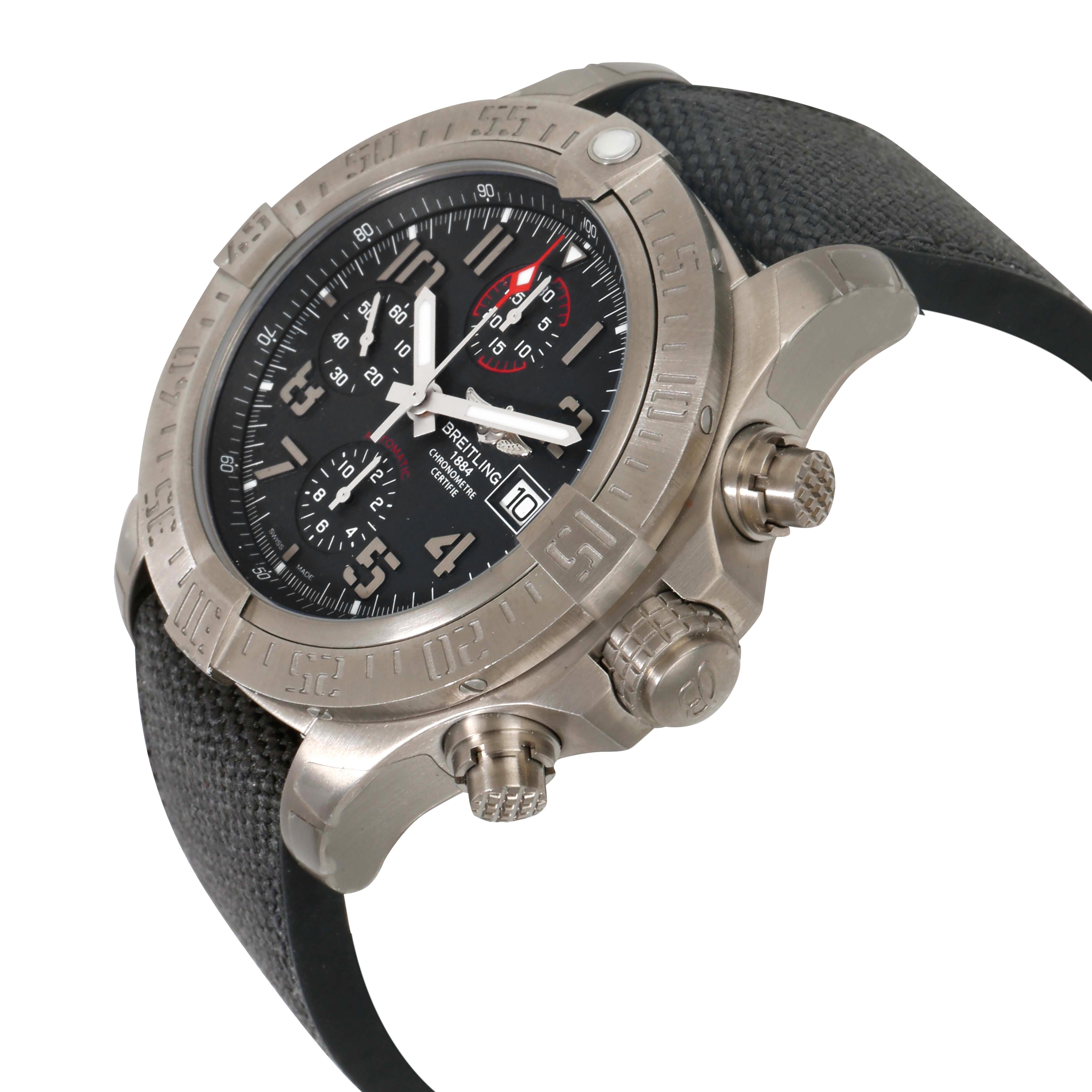 Unworn Breitling Avenger Bandit Titanium E1338310/M534 Men's Watch in Titanium im Zustand „Hervorragend“ in New York, NY