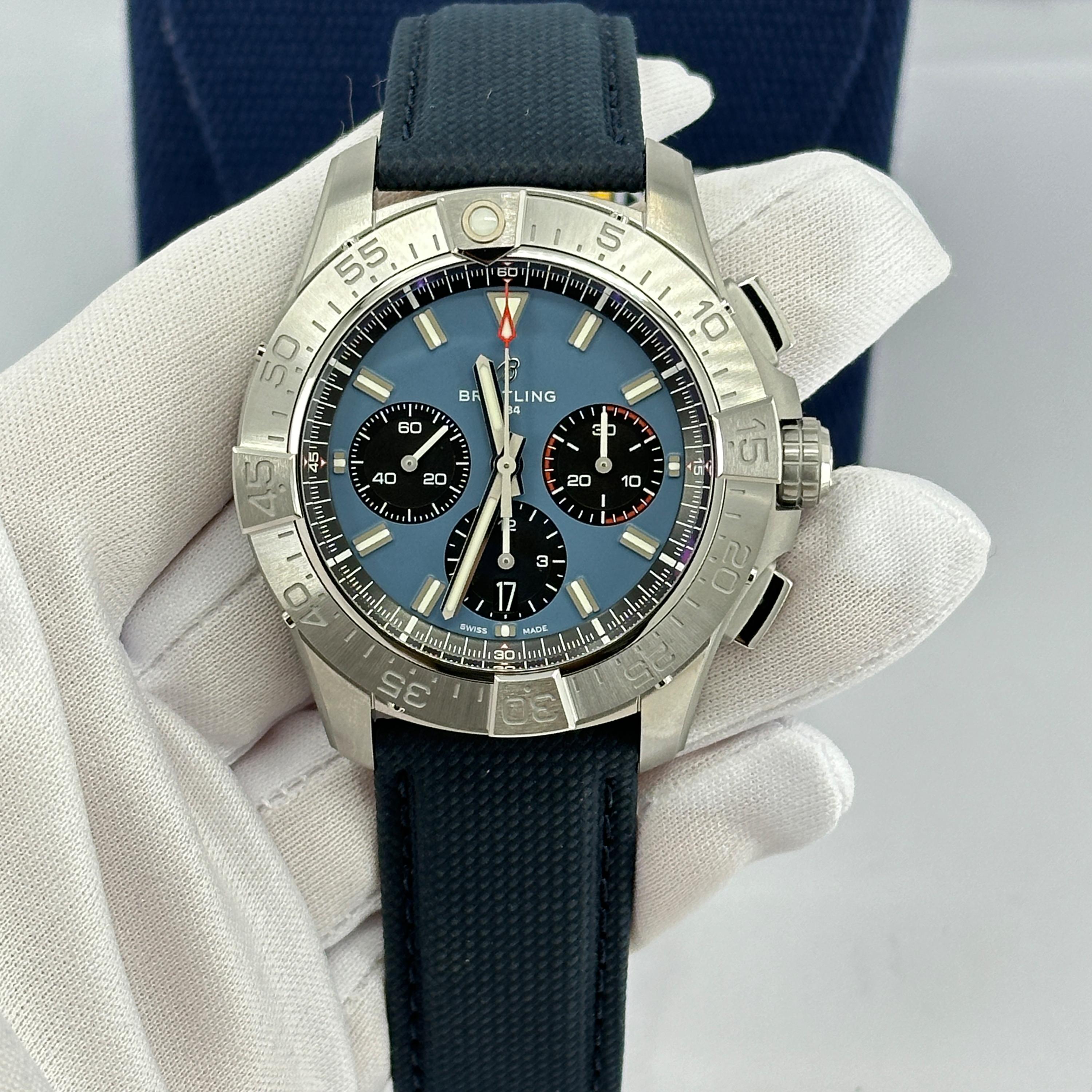 da uomo o donna Breitling Avenger non indossato, referenza AB0147101C1X1, set completo, 2025 in vendita