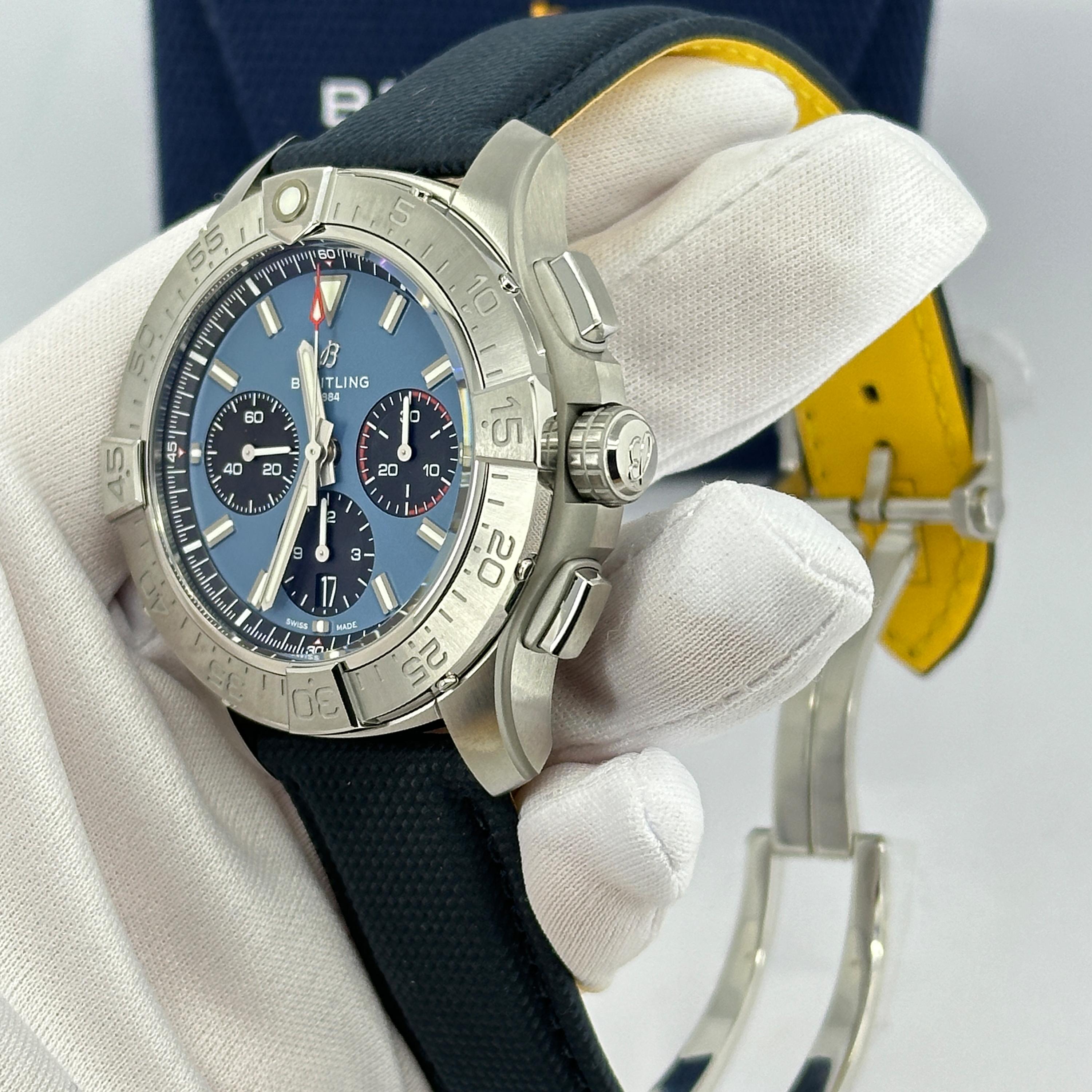 Breitling Avenger non indossato, referenza AB0147101C1X1, set completo, 2025 in vendita 1