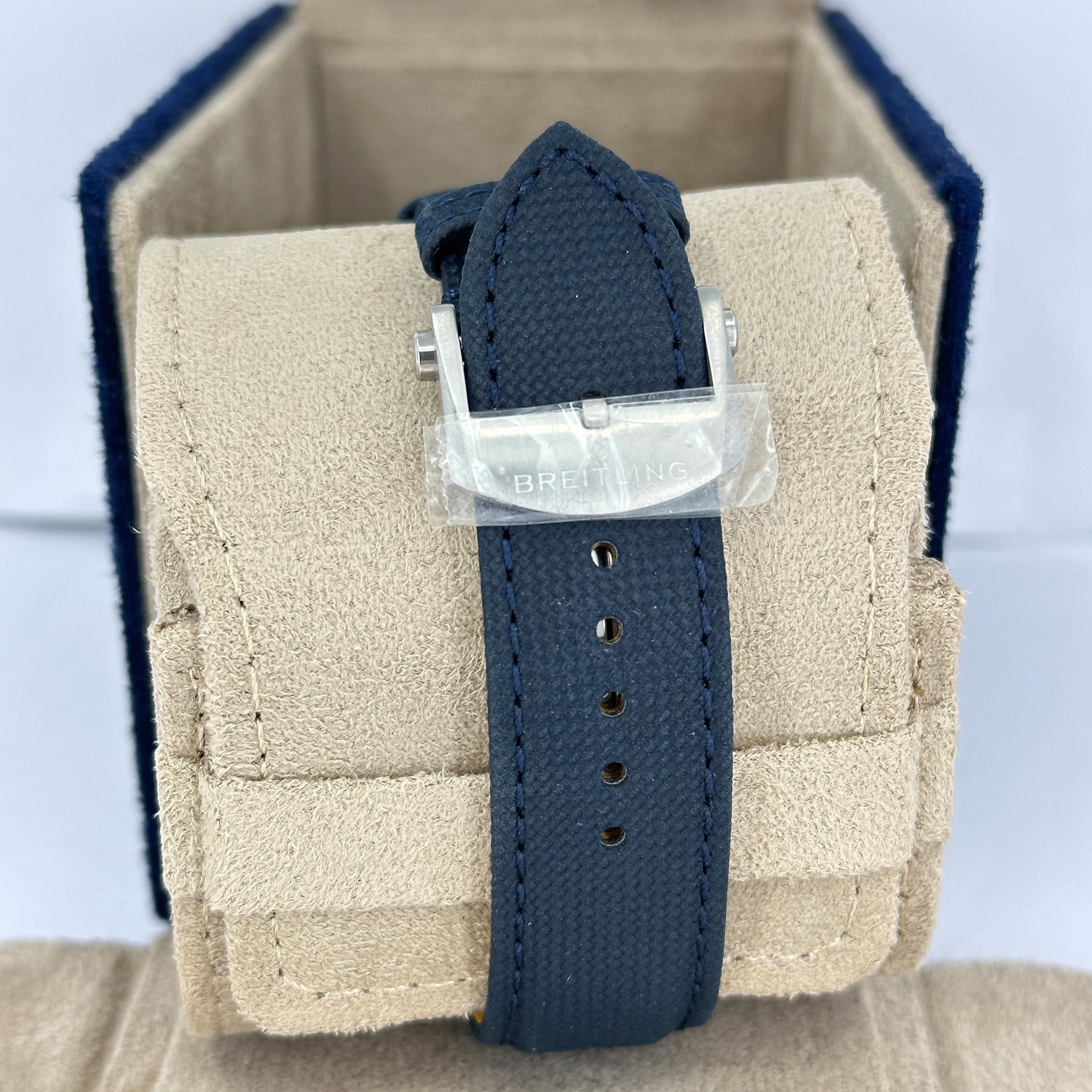 Breitling Avenger non indossato, referenza AB0147101C1X1, set completo, 2025 in vendita 5