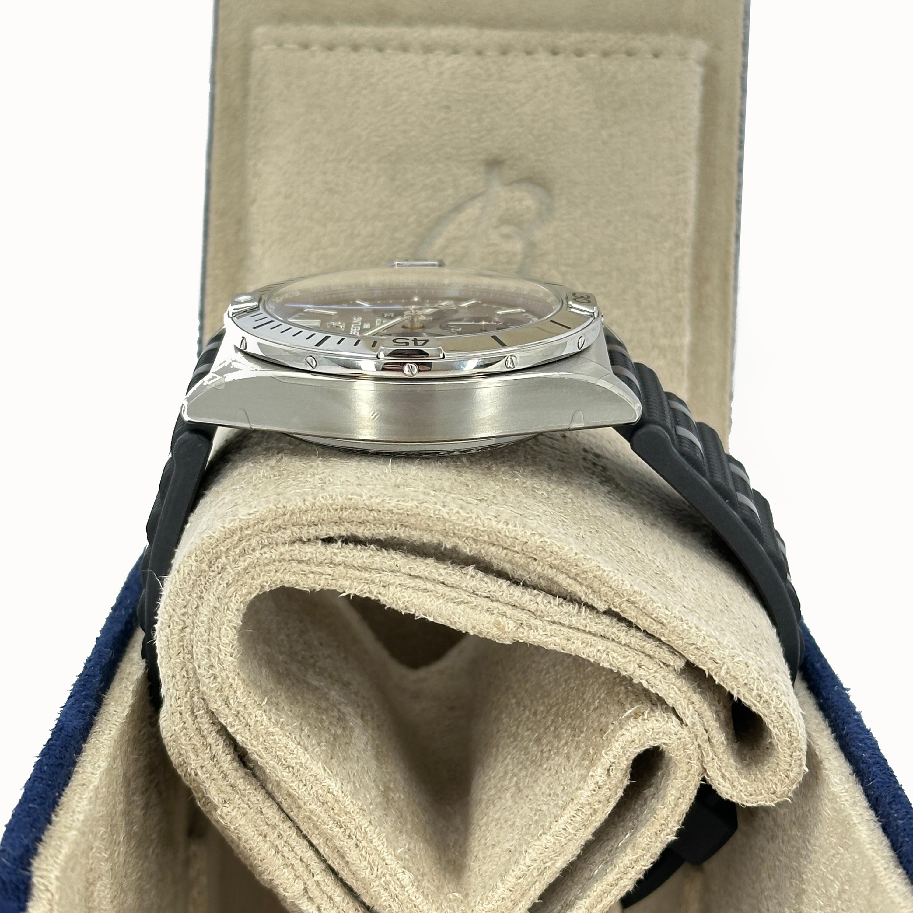 Breitling Chronomat sin usar Referencia# EB0134101M1S1, Juego completo, 2025 en venta 1