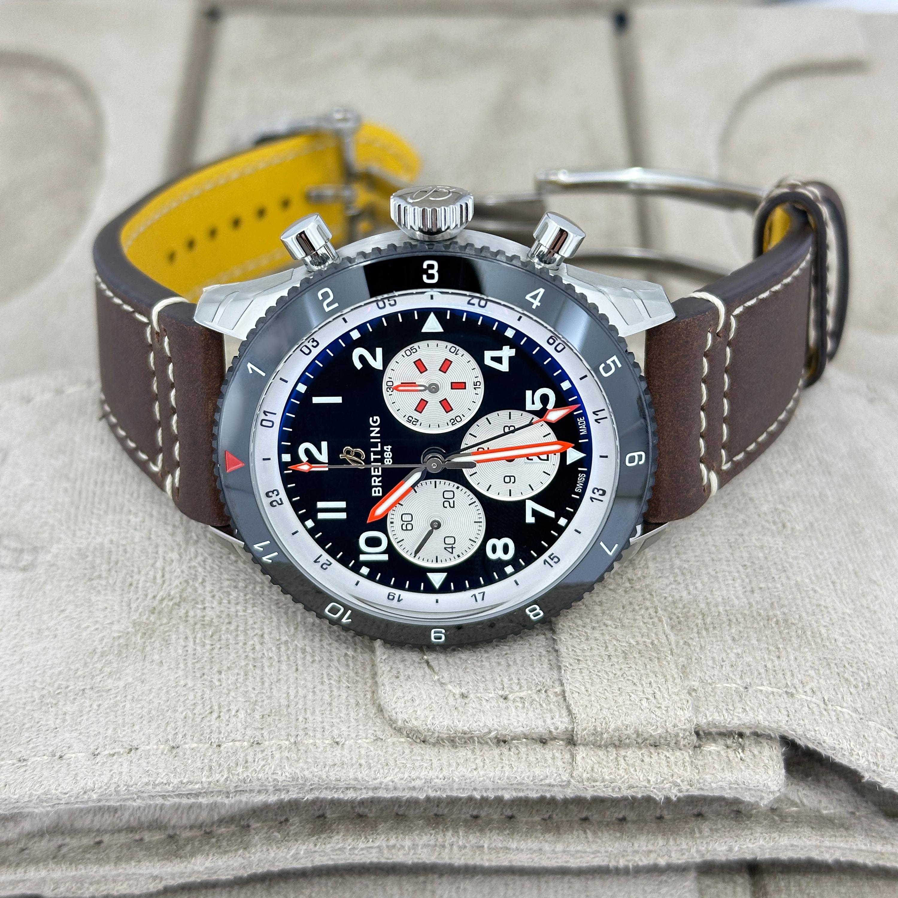 Breitling Classic AVI non indossato, referenza YB04451A1B1X1, set completo, 2025 in vendita 6